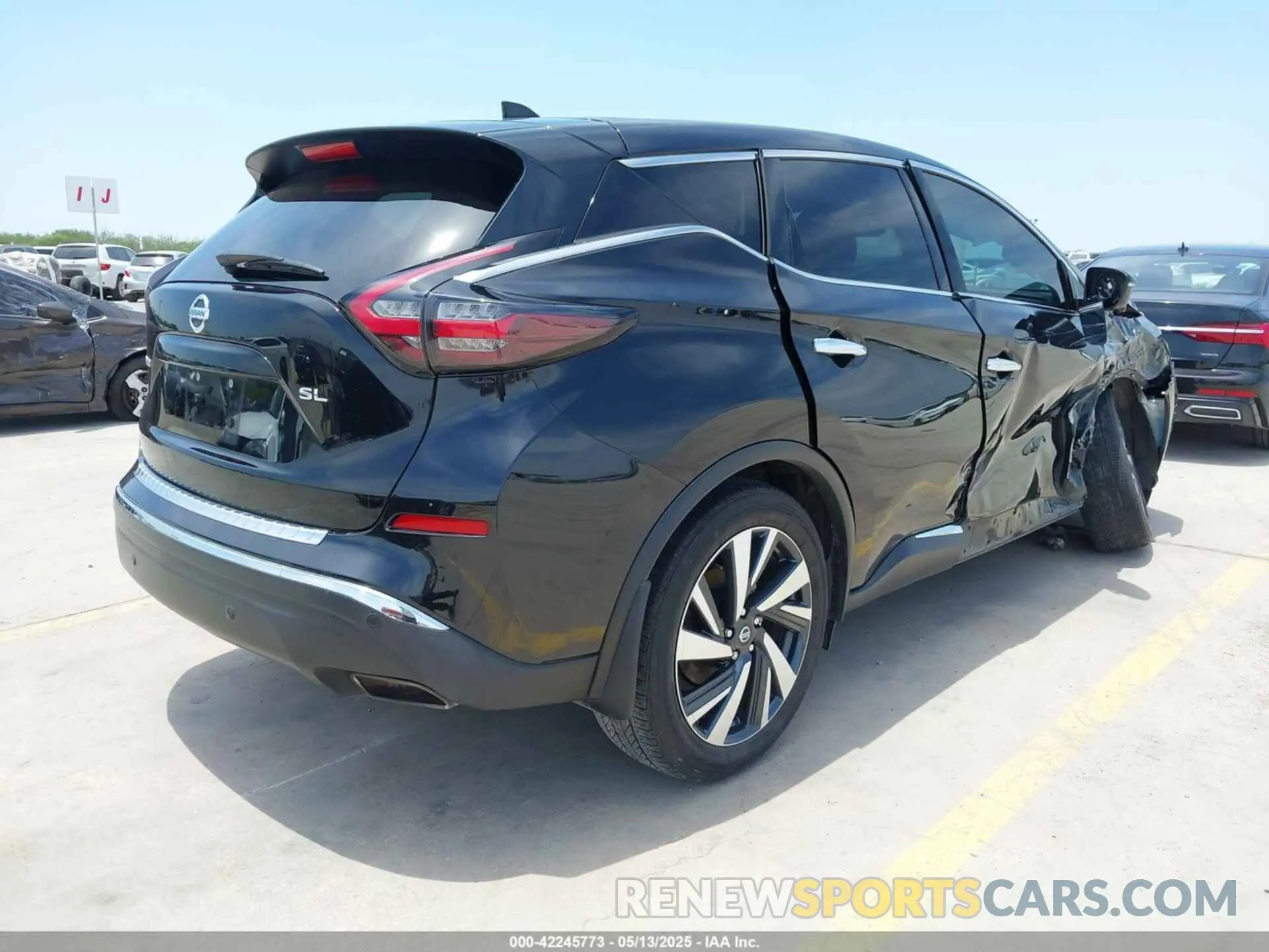 4 Photograph of a damaged car 5N1AZ2CJ4NC116622 NISSAN MURANO 2022