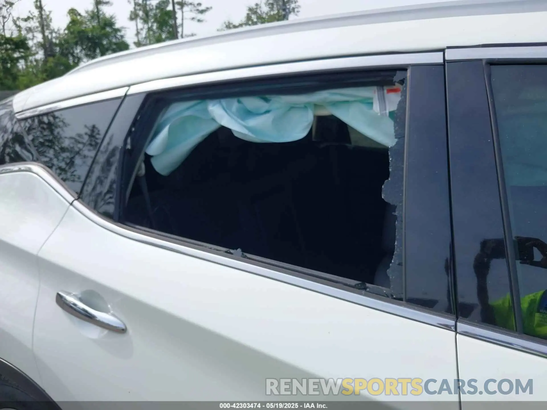 18 Photograph of a damaged car 5N1AZ2CJ7NC115996 NISSAN MURANO 2022