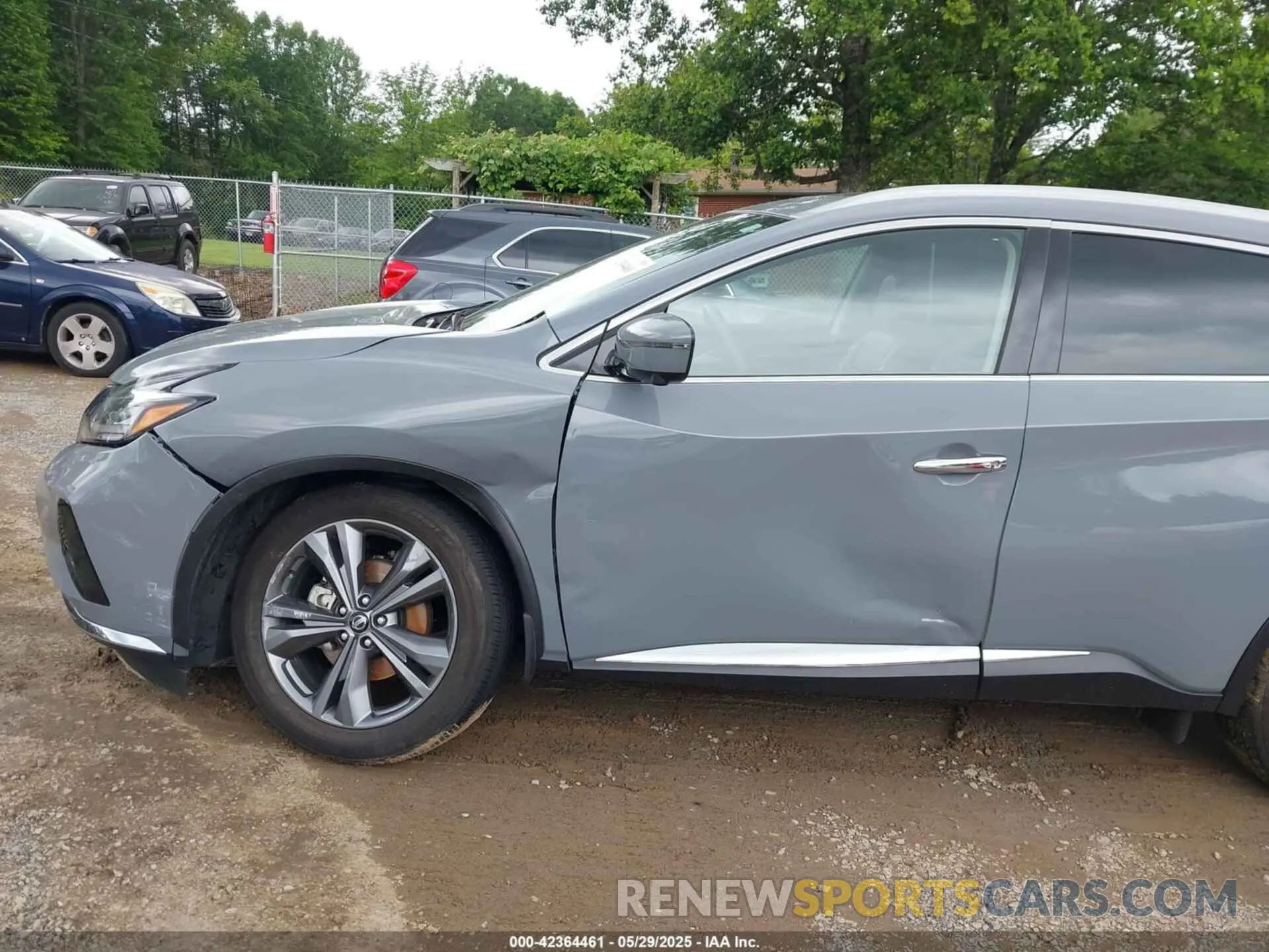 17 Photograph of a damaged car 5N1AZ2DS2NC125679 NISSAN MURANO 2022