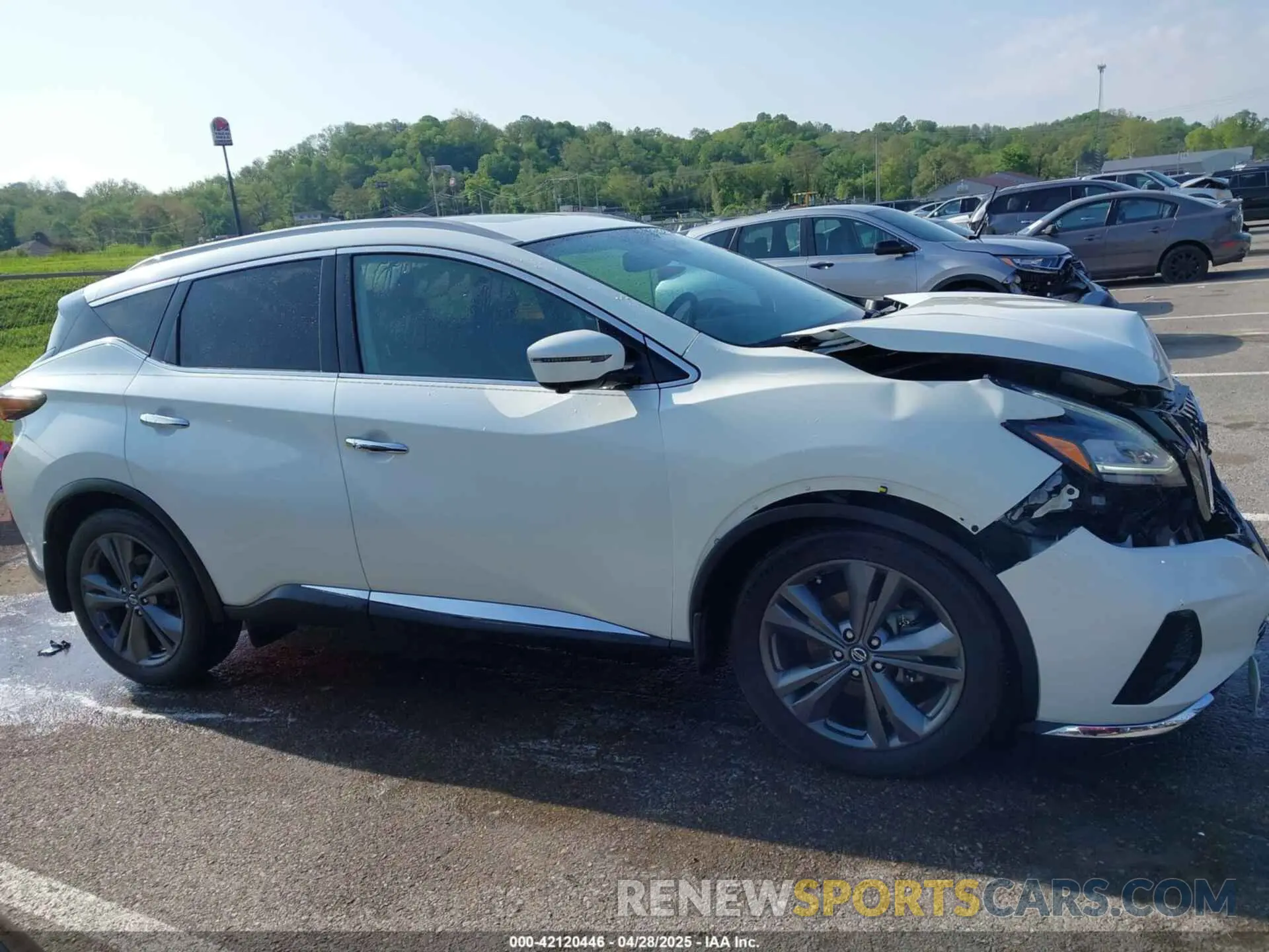 13 Photograph of a damaged car 5N1AZ2DS3NC114836 NISSAN MURANO 2022