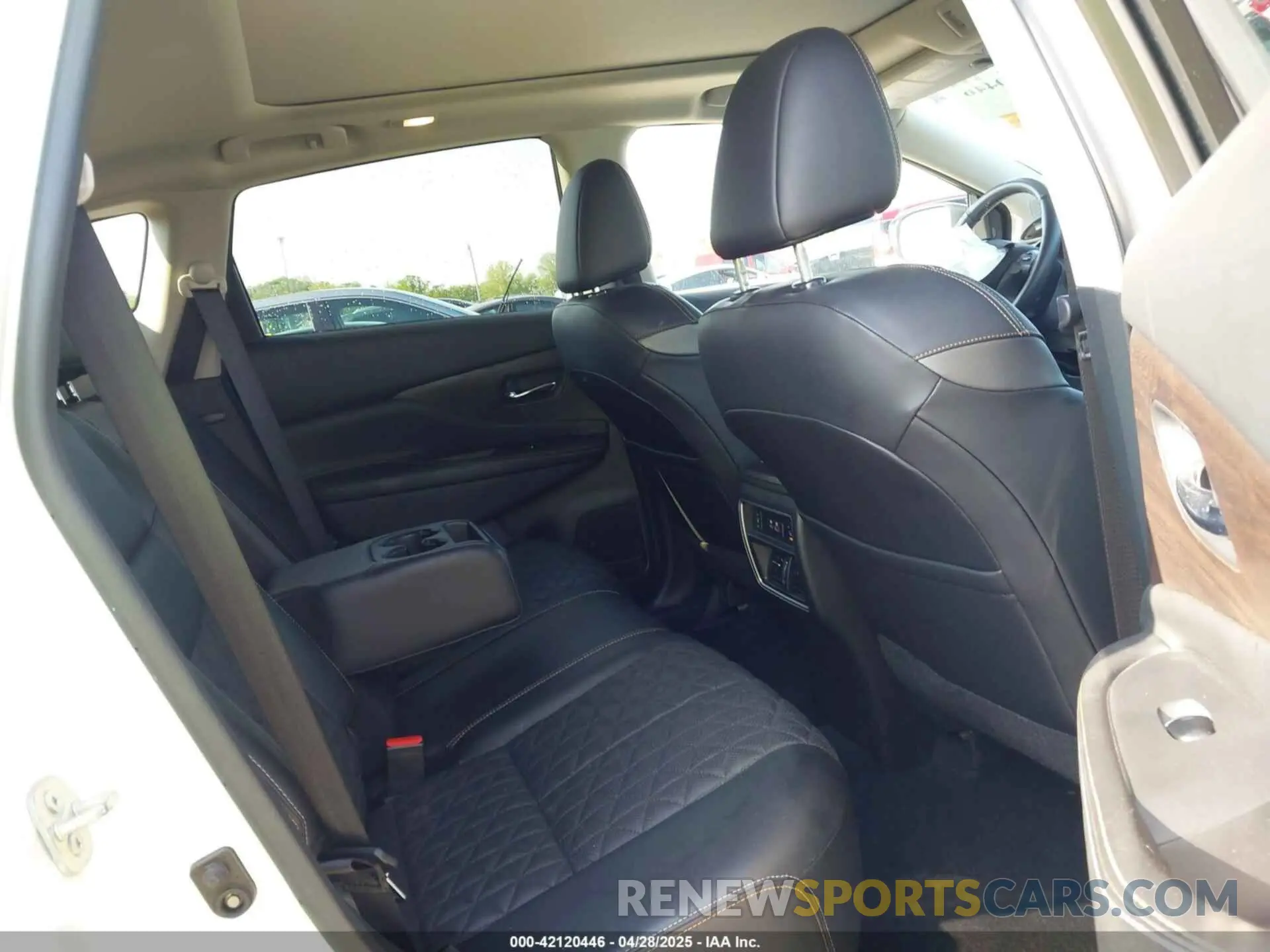 8 Photograph of a damaged car 5N1AZ2DS3NC114836 NISSAN MURANO 2022