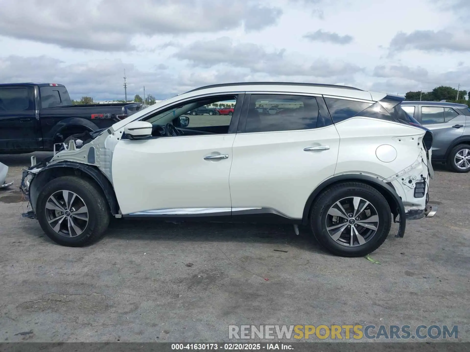 13 Photograph of a damaged car 5N1AZ2BJ7PC111015 NISSAN MURANO 2023