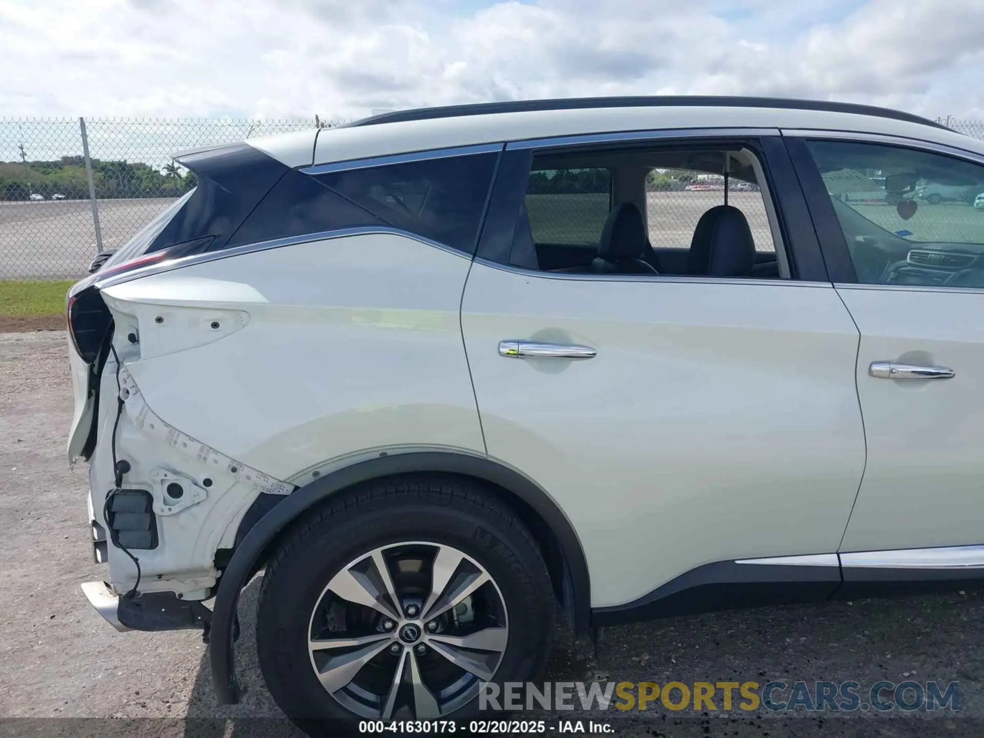 16 Photograph of a damaged car 5N1AZ2BJ7PC111015 NISSAN MURANO 2023