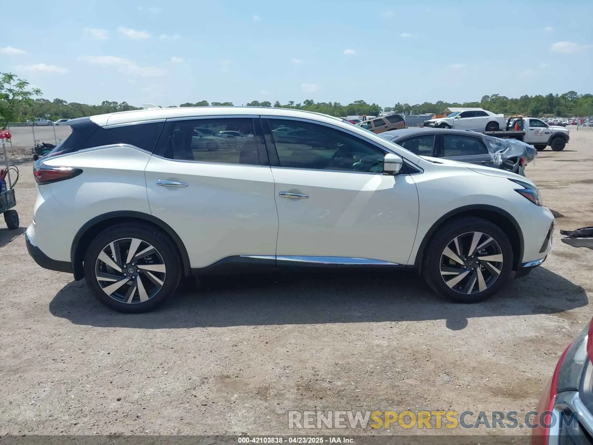 14 Photograph of a damaged car 5N1AZ2CJ0PC125739 NISSAN MURANO 2023