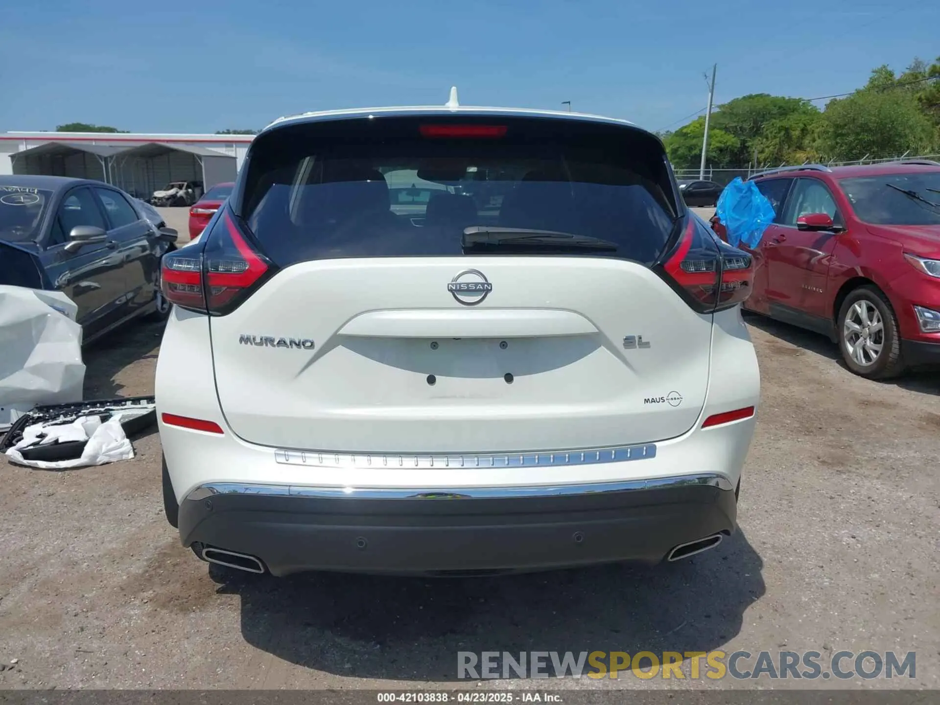 17 Photograph of a damaged car 5N1AZ2CJ0PC125739 NISSAN MURANO 2023