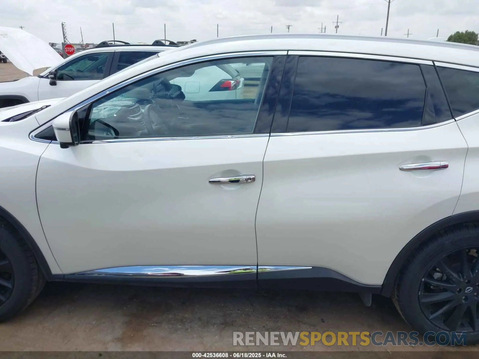 14 Photograph of a damaged car 5N1AZ2CJ4PC122679 NISSAN MURANO 2023