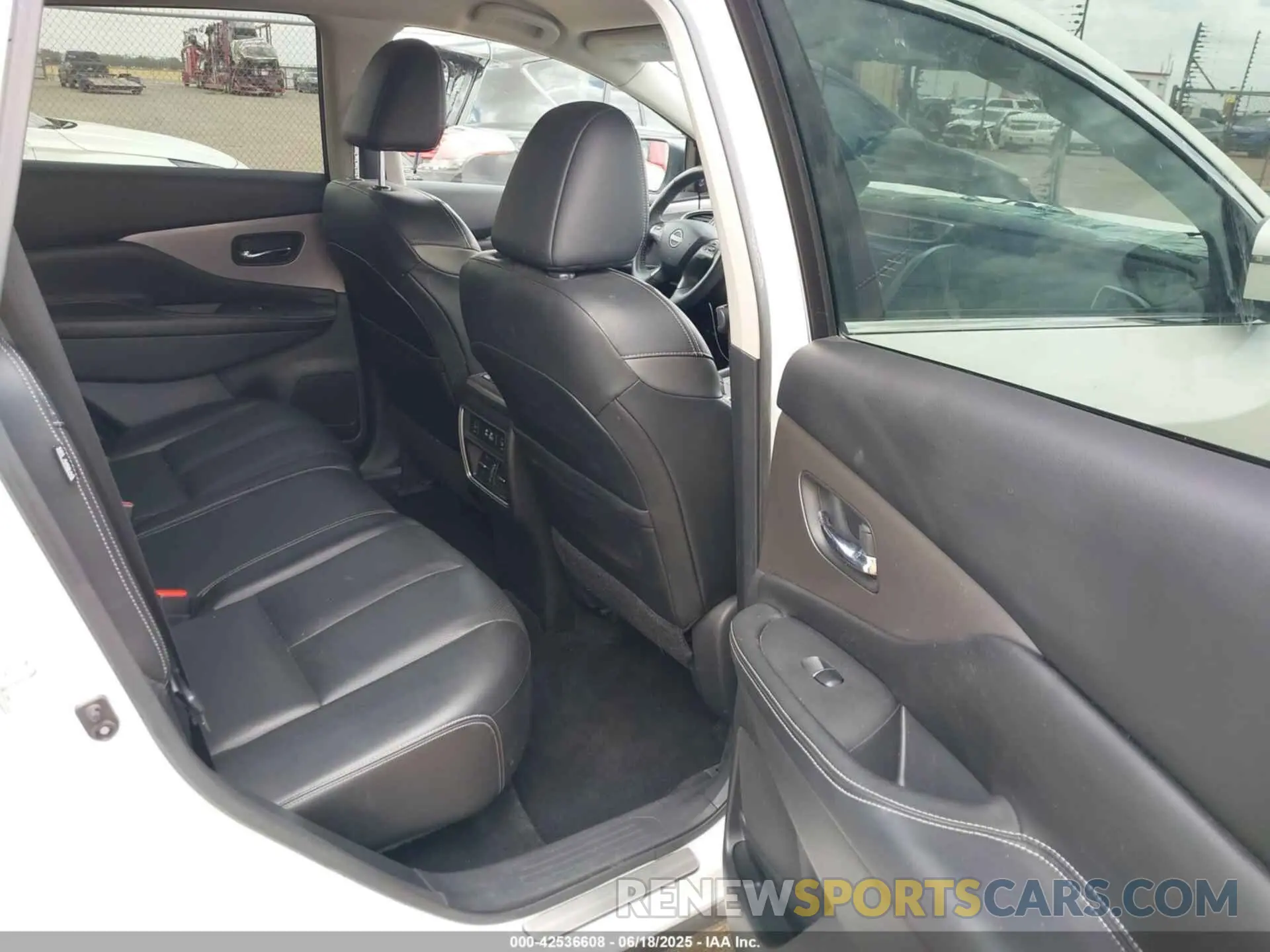 8 Photograph of a damaged car 5N1AZ2CJ4PC122679 NISSAN MURANO 2023