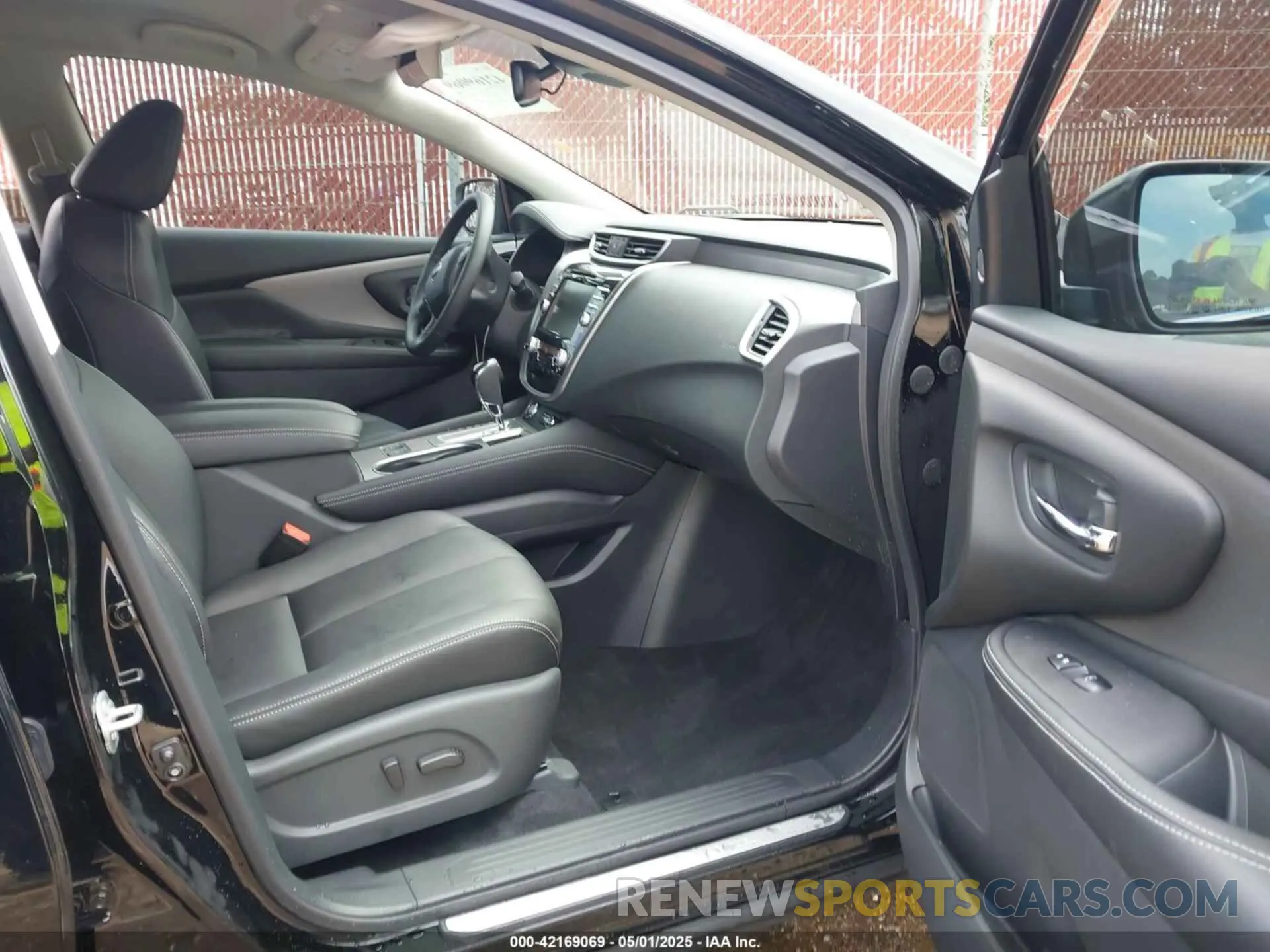 5 Photograph of a damaged car 5N1AZ2BJ2RC104685 NISSAN MURANO 2024