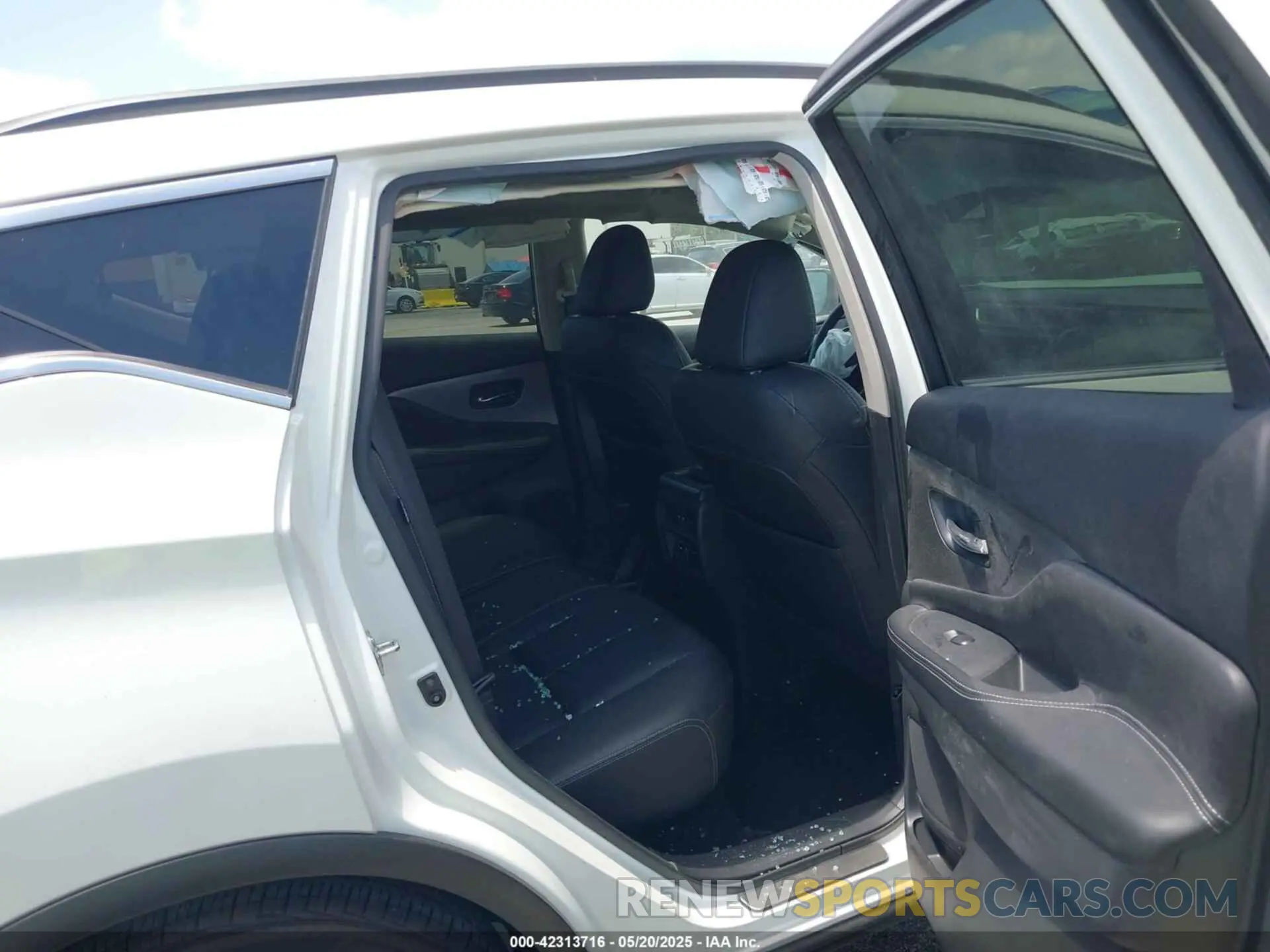 8 Photograph of a damaged car 5N1AZ2BS5RC111297 NISSAN MURANO 2024