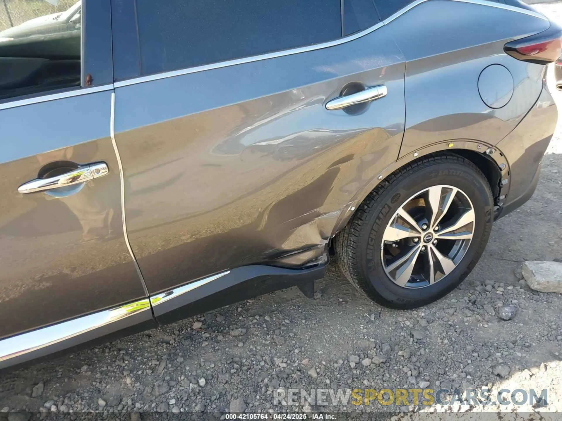 18 Photograph of a damaged car 5N1AZ2BSXRC119587 NISSAN MURANO 2024