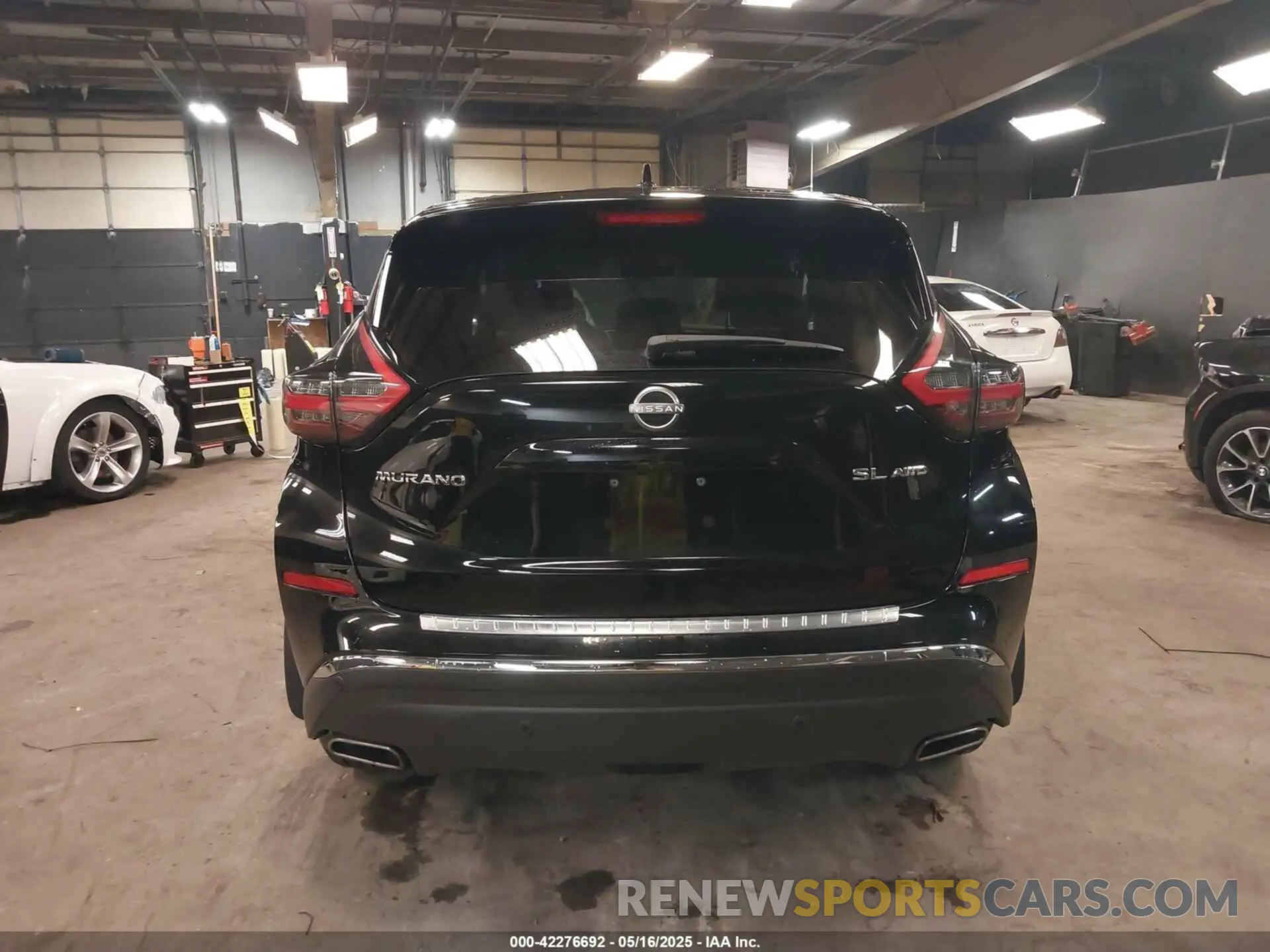 17 Photograph of a damaged car 5N1AZ2CS6RC104289 NISSAN MURANO 2024