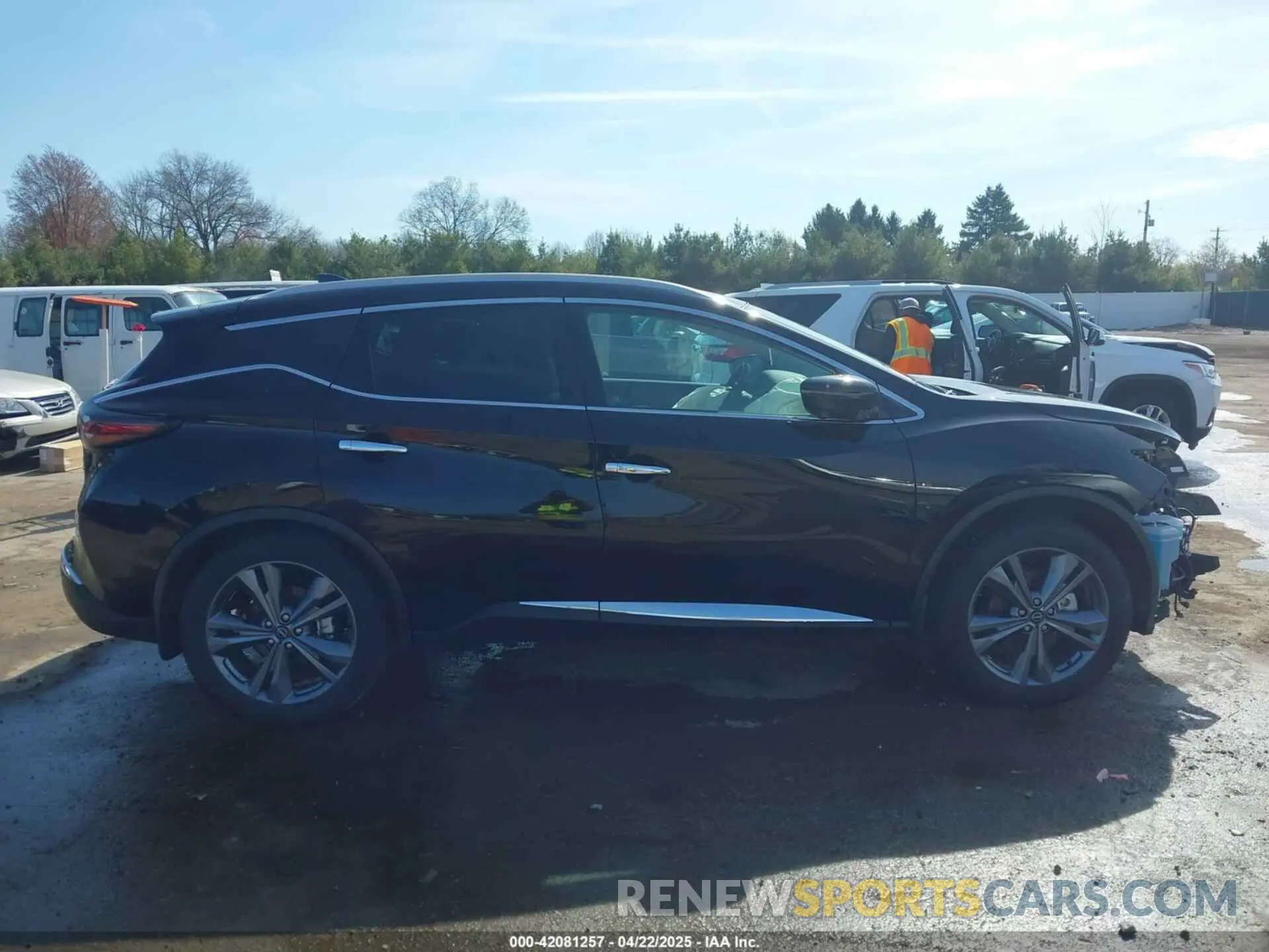 14 Photograph of a damaged car 5N1AZ2DS0RC114296 NISSAN MURANO 2024