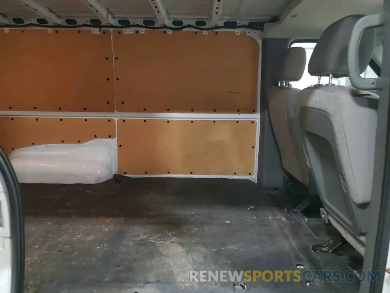 11 Photograph of a damaged car 1N6BF0KM6KN805981 NISSAN NV 2019