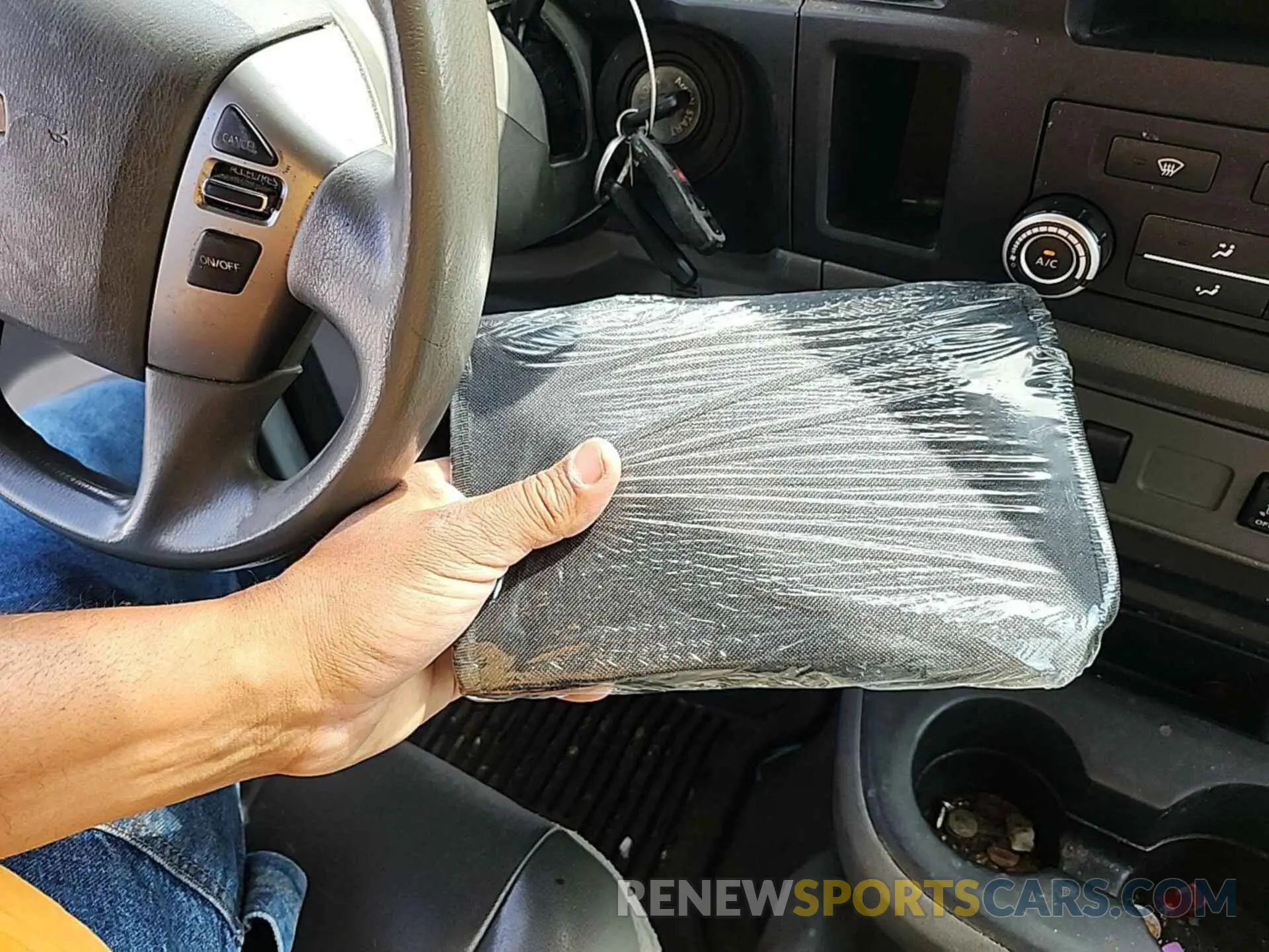 14 Photograph of a damaged car 1N6BF0KY8KN806052 NISSAN NV 2019