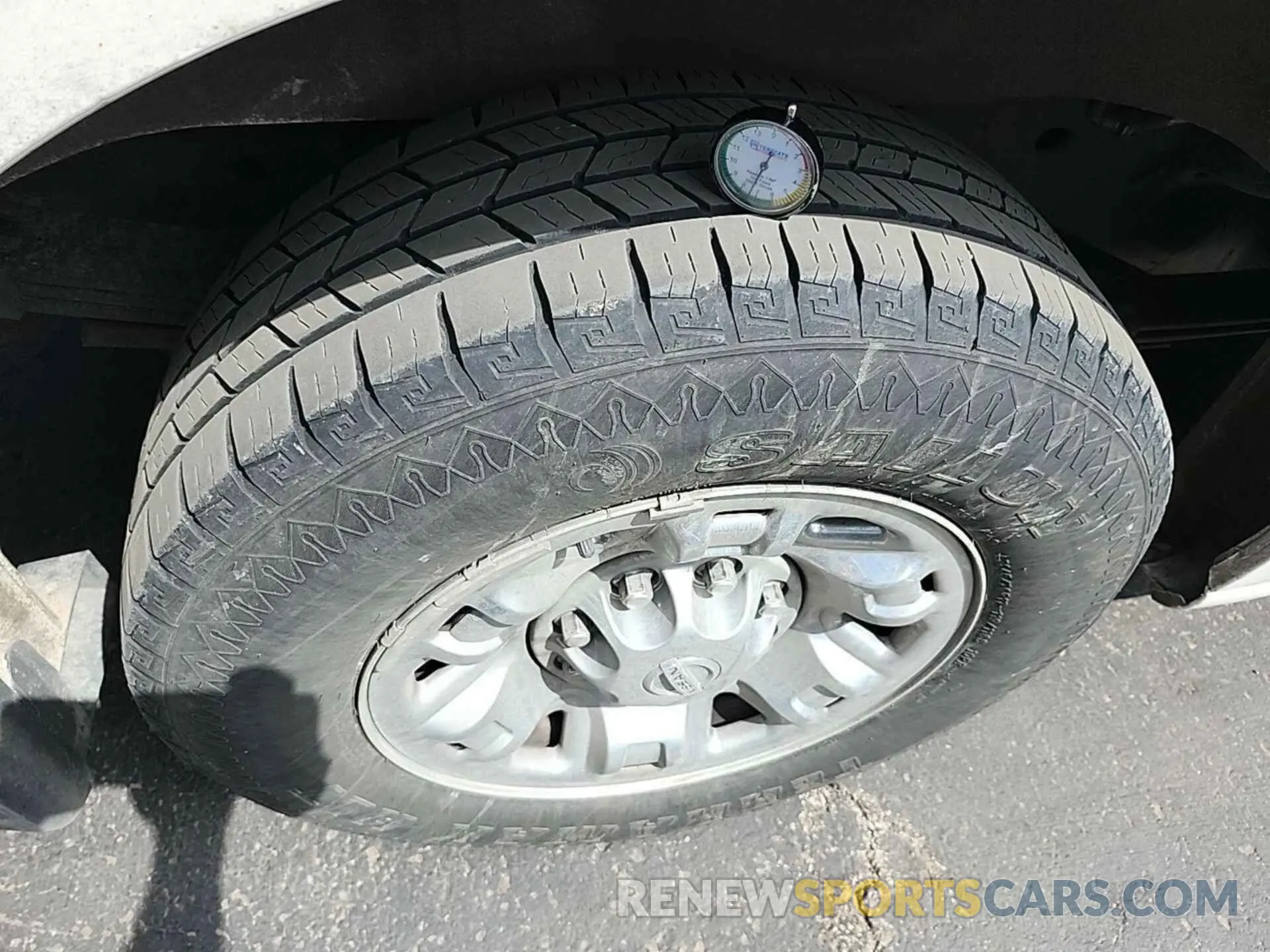 8 Photograph of a damaged car 1N6BF0KY8KN806052 NISSAN NV 2019