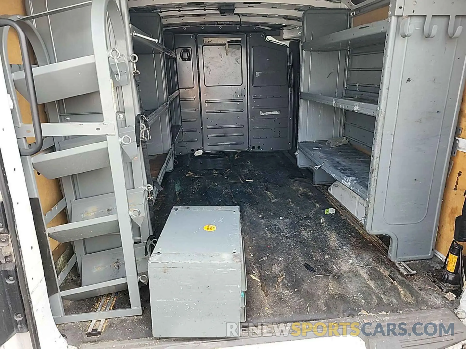 9 Photograph of a damaged car 1N6BF0KY8KN806052 NISSAN NV 2019