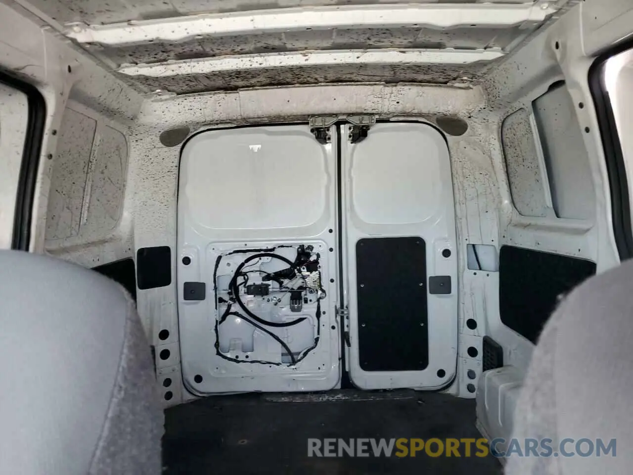 10 Photograph of a damaged car 3N6CM0KN0KK709501 NISSAN NV 2019