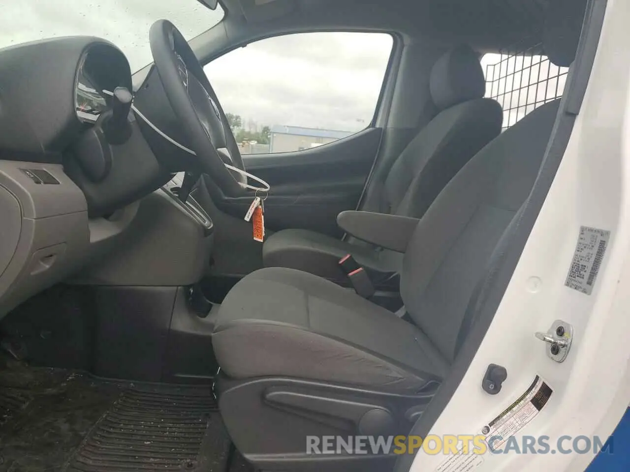 7 Photograph of a damaged car 3N6CM0KN5KK705380 NISSAN NV 2019