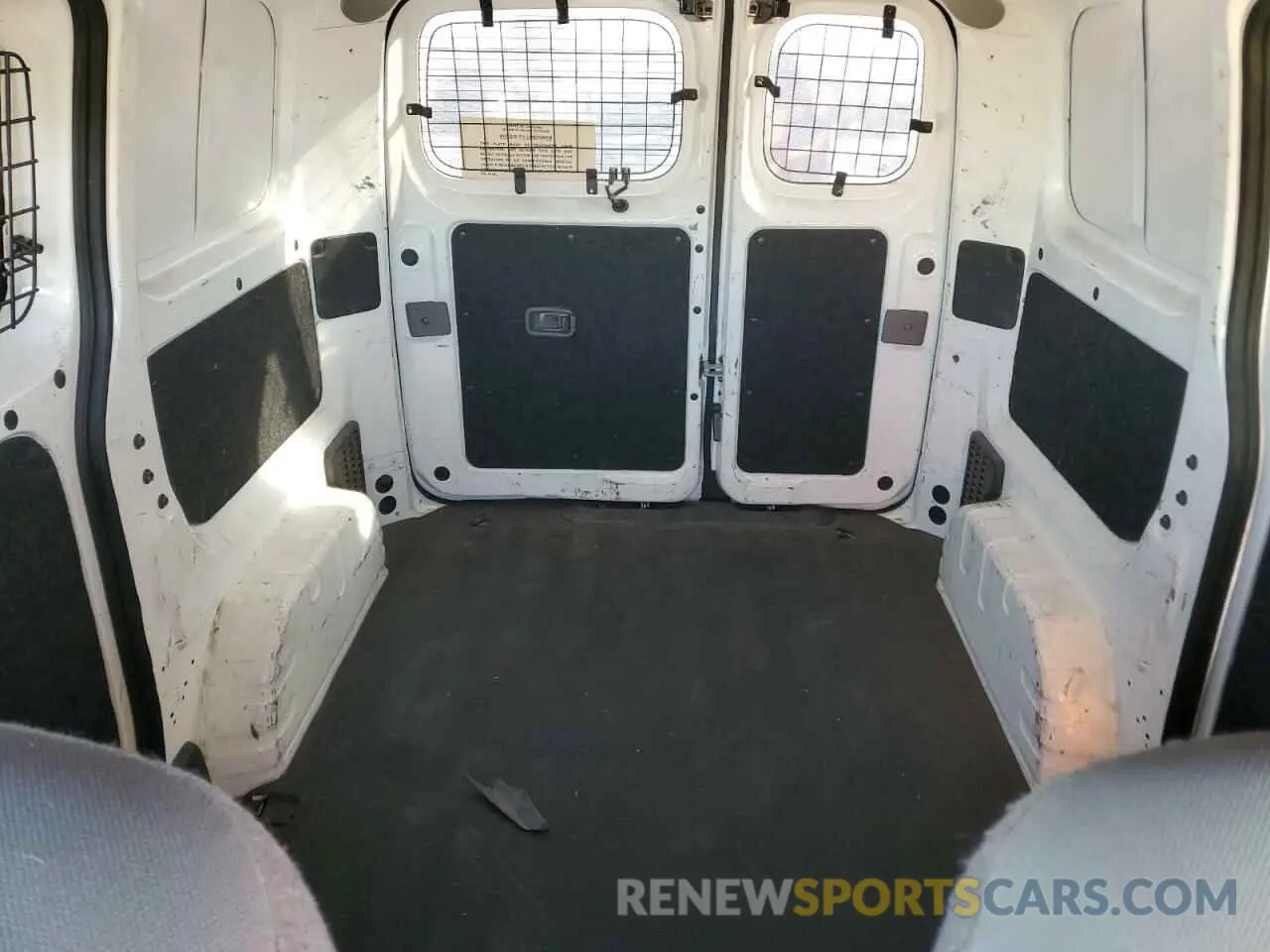 10 Photograph of a damaged car 3N6CM0KN7KK712086 NISSAN NV 2019