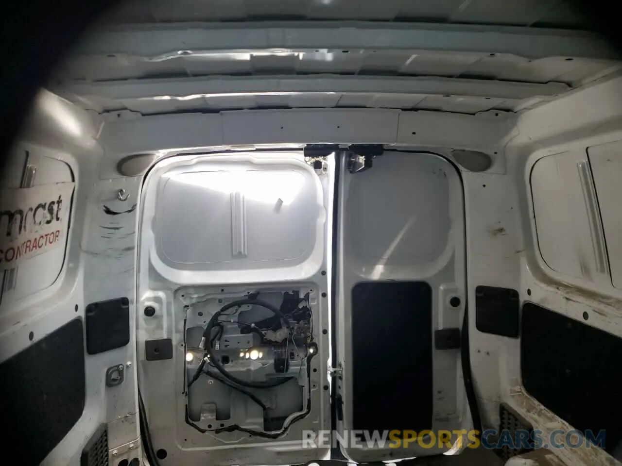 10 Photograph of a damaged car 3N6CM0KN8KK694150 NISSAN NV 2019