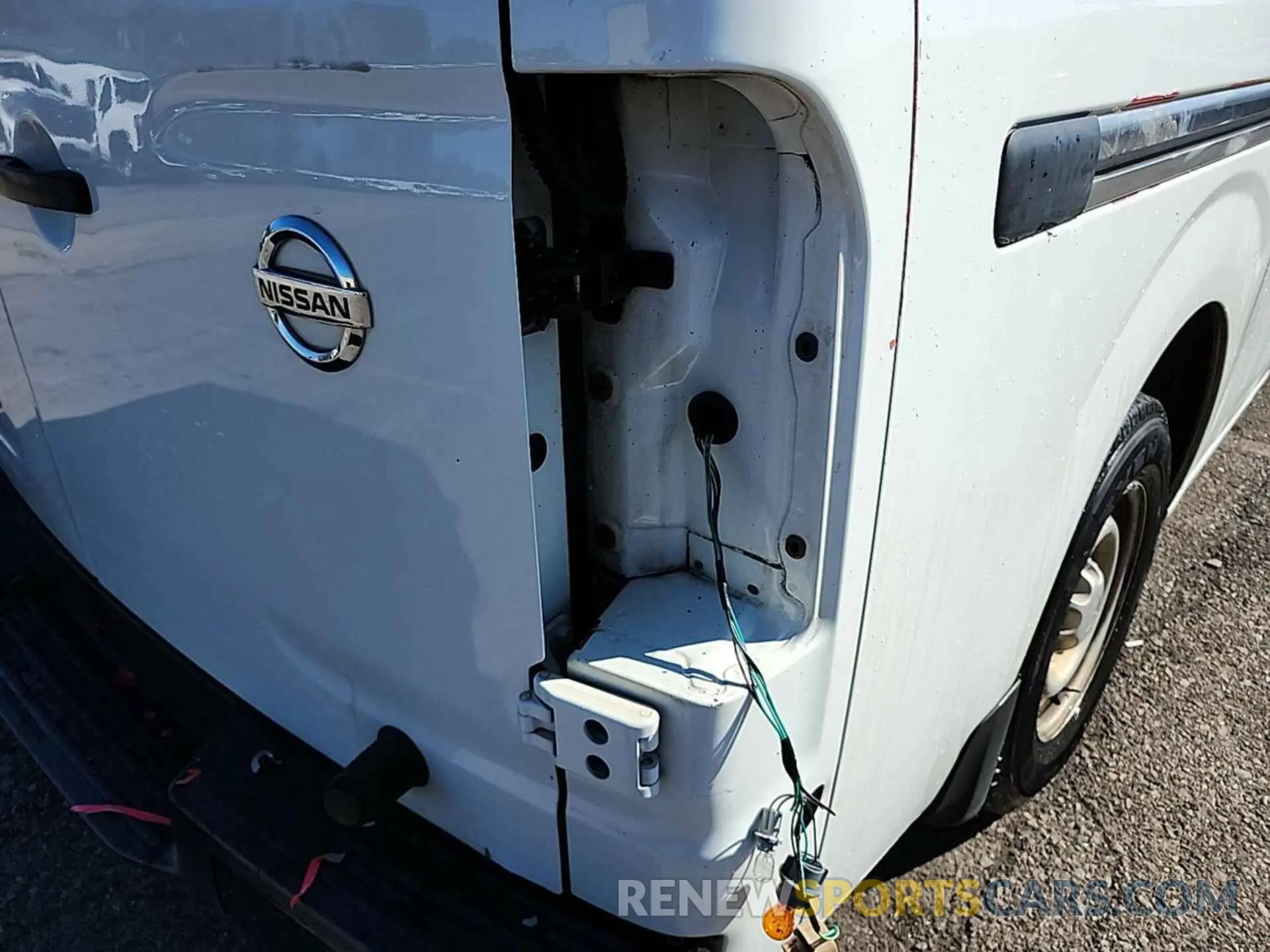 15 Photograph of a damaged car 1N6BF0KY7LN805685 NISSAN NV 2020