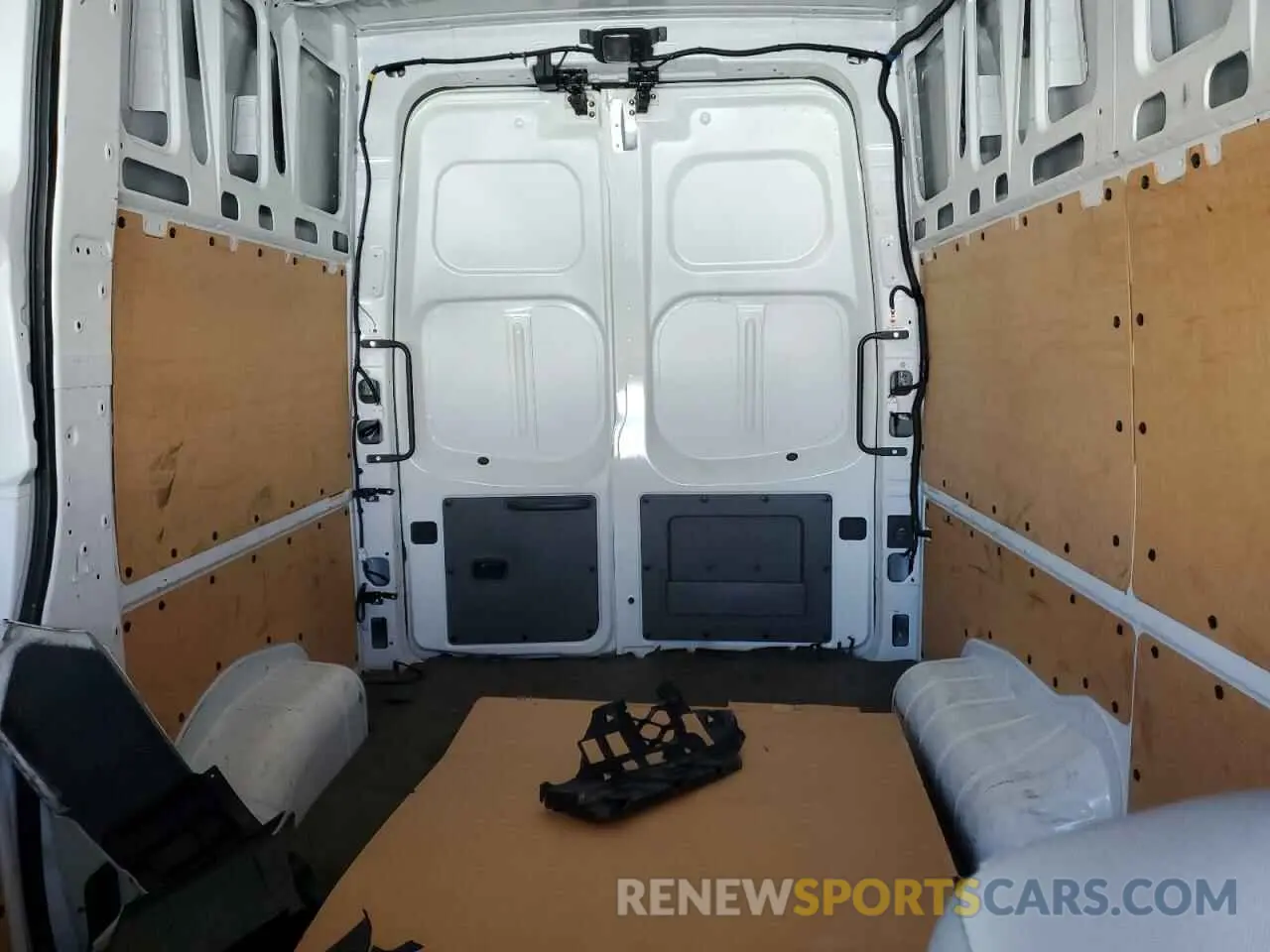 10 Photograph of a damaged car 1N6BF0LY2LN811733 NISSAN NV 2020