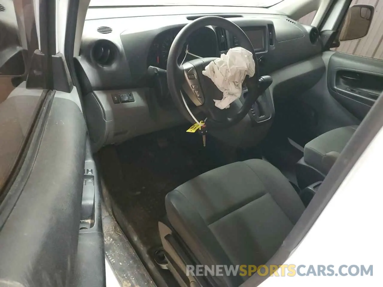 8 Photograph of a damaged car 3N6CM0KN0LK699408 NISSAN NV 2020
