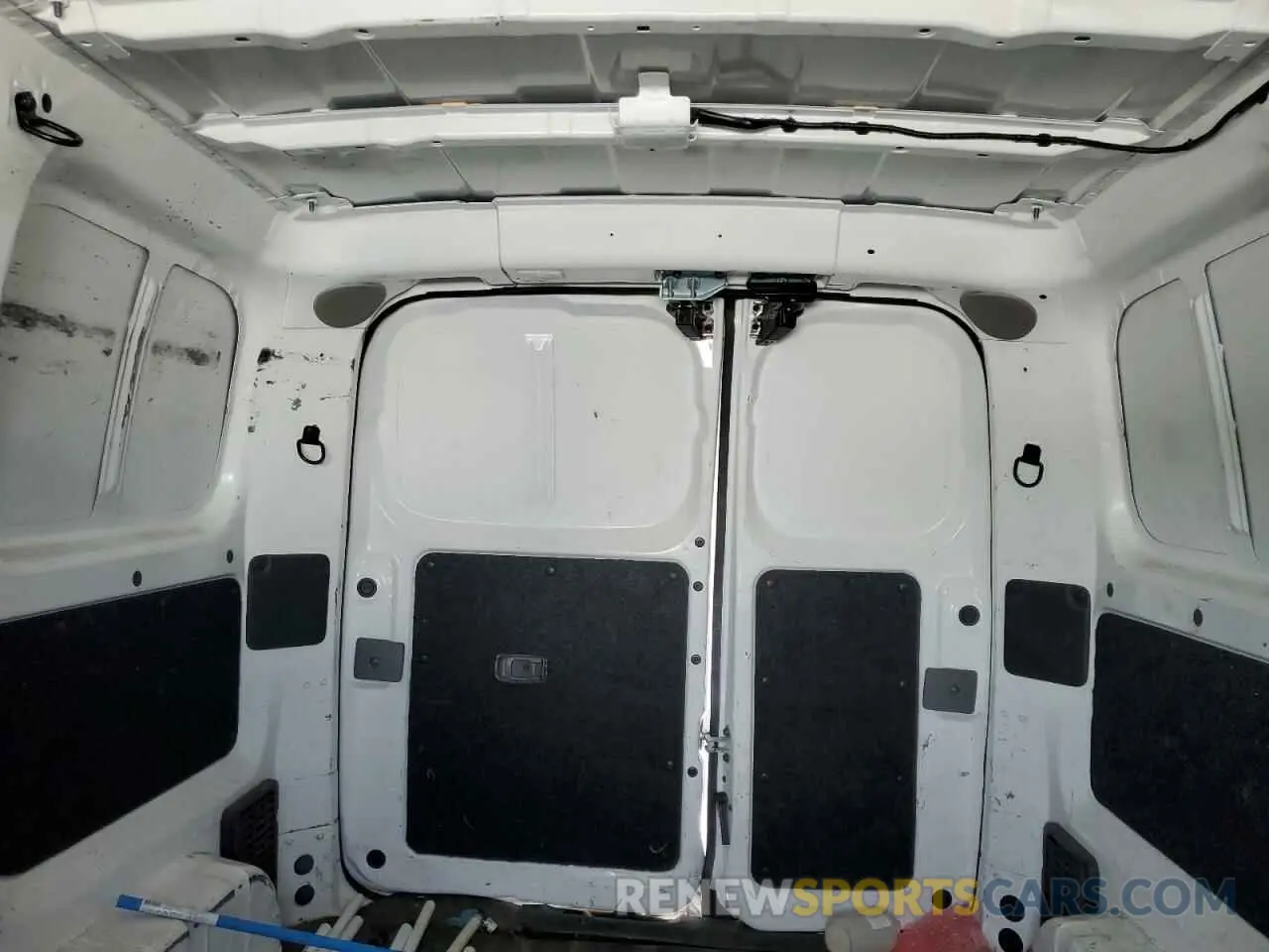10 Photograph of a damaged car 3N6CM0KN2LK692041 NISSAN NV 2020