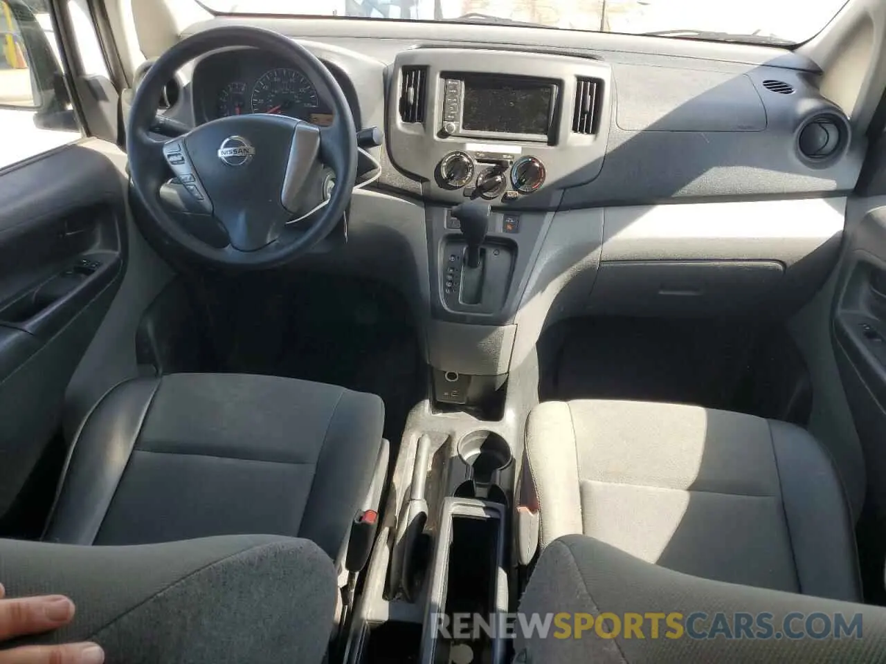 8 Photograph of a damaged car 3N6CM0KN2LK692041 NISSAN NV 2020