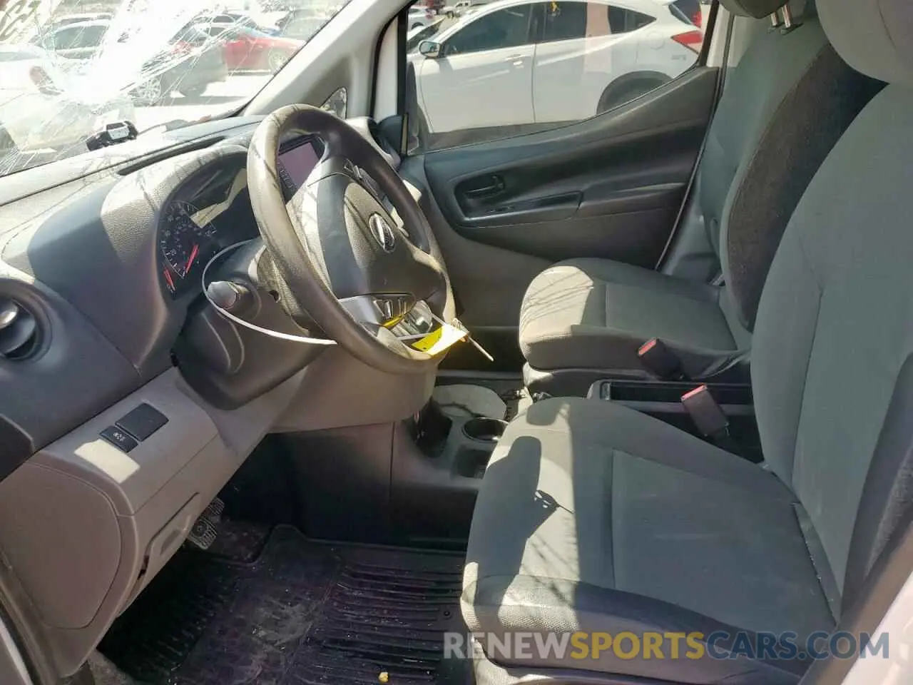 7 Photograph of a damaged car 3N6CM0KN3LK699807 NISSAN NV 2020