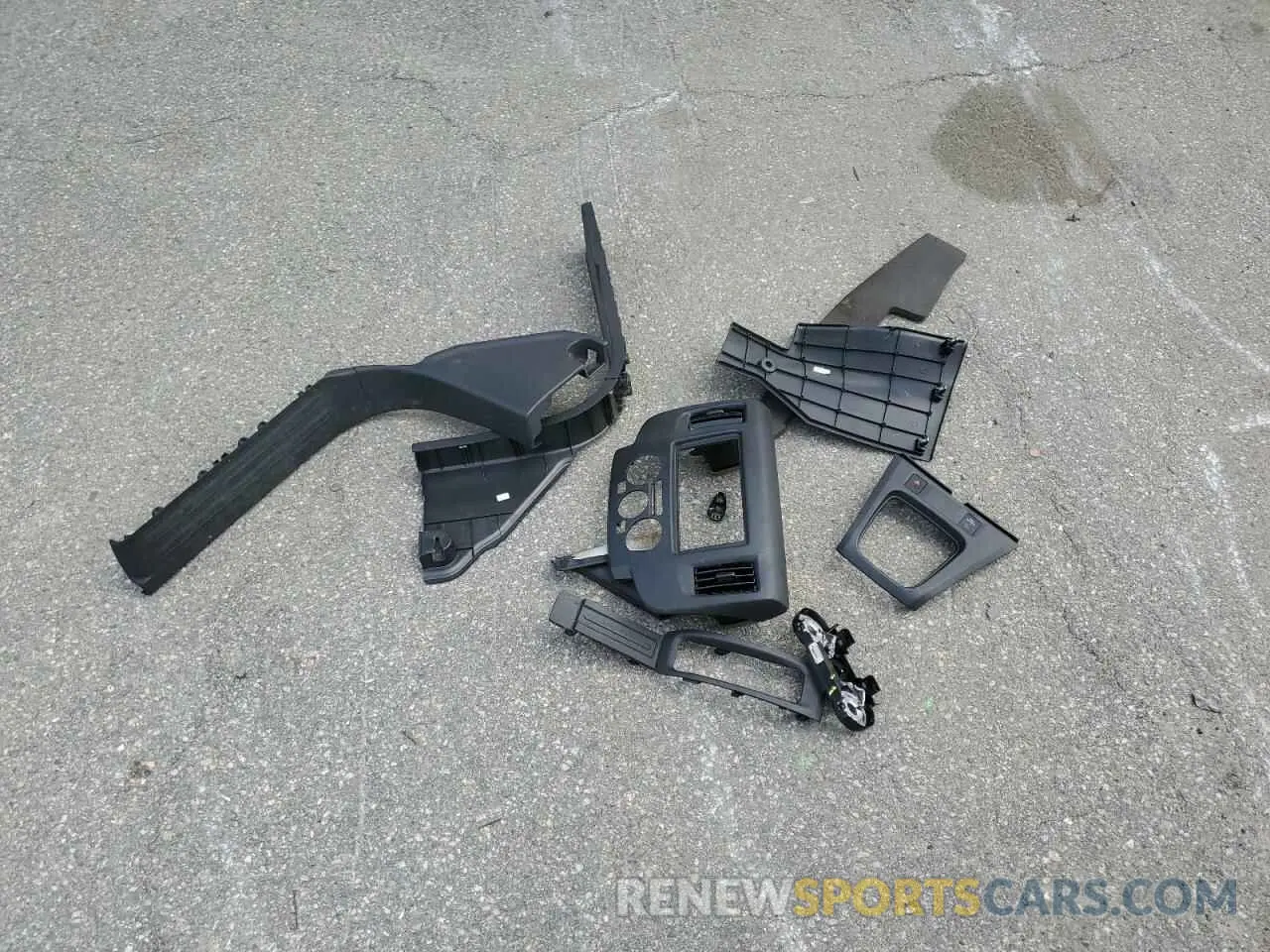 13 Photograph of a damaged car 3N6CM0KN6LK695766 NISSAN NV 2020