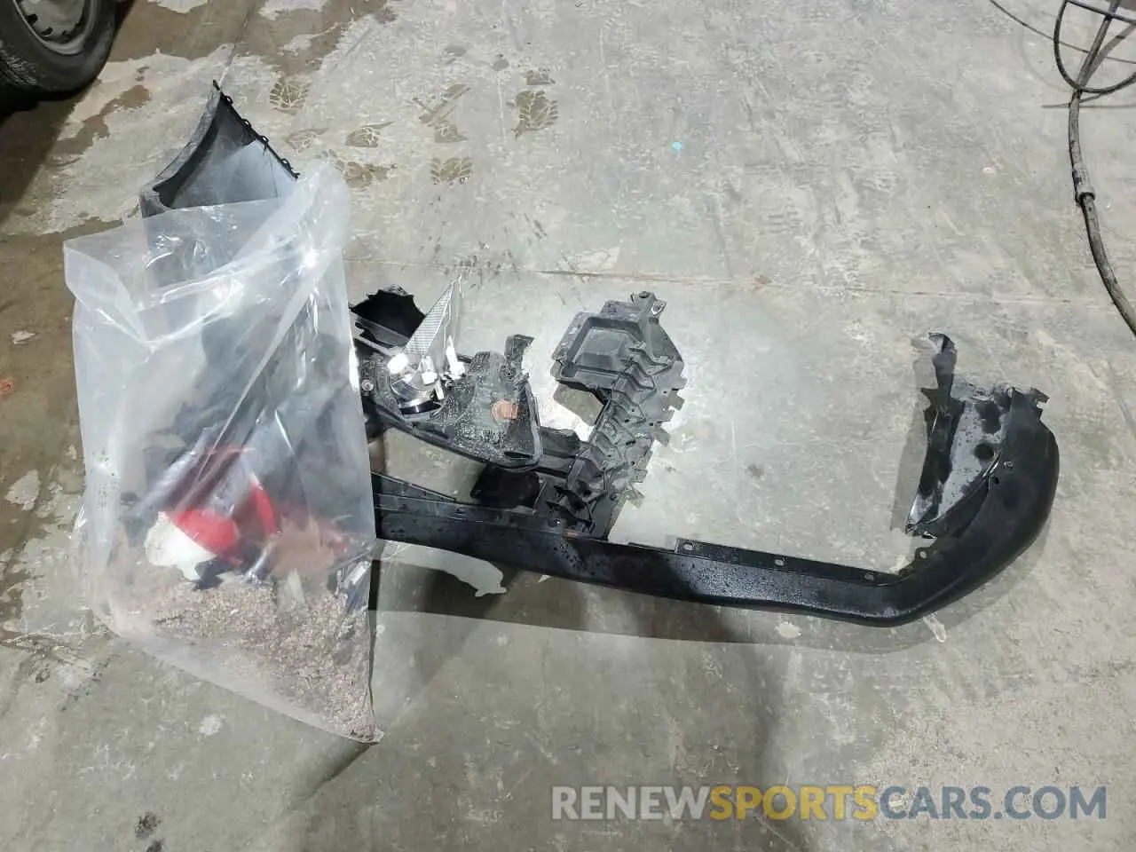 14 Photograph of a damaged car 3N6CM0KNXLK690893 NISSAN NV 2020