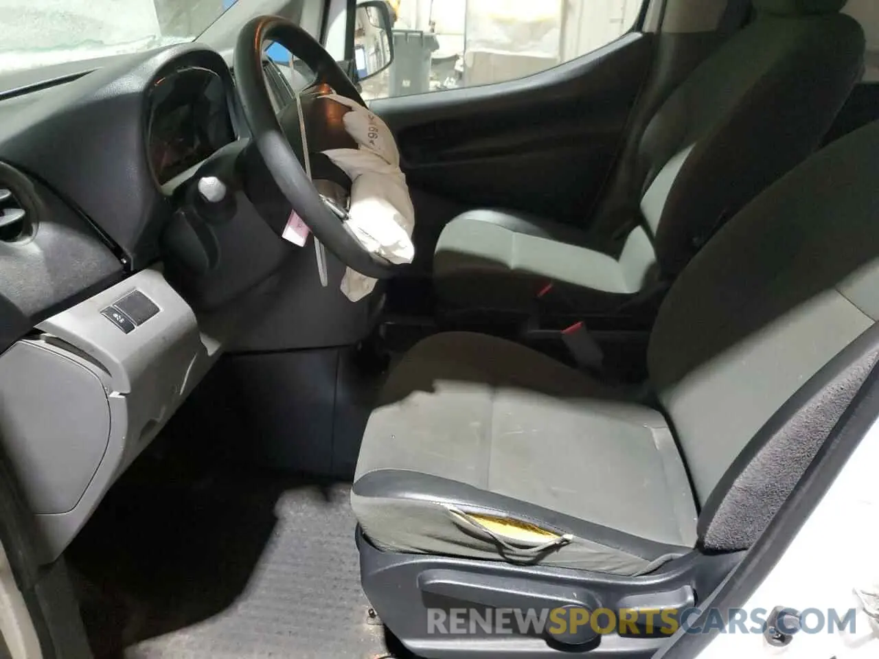 7 Photograph of a damaged car 3N6CM0KNXLK690893 NISSAN NV 2020