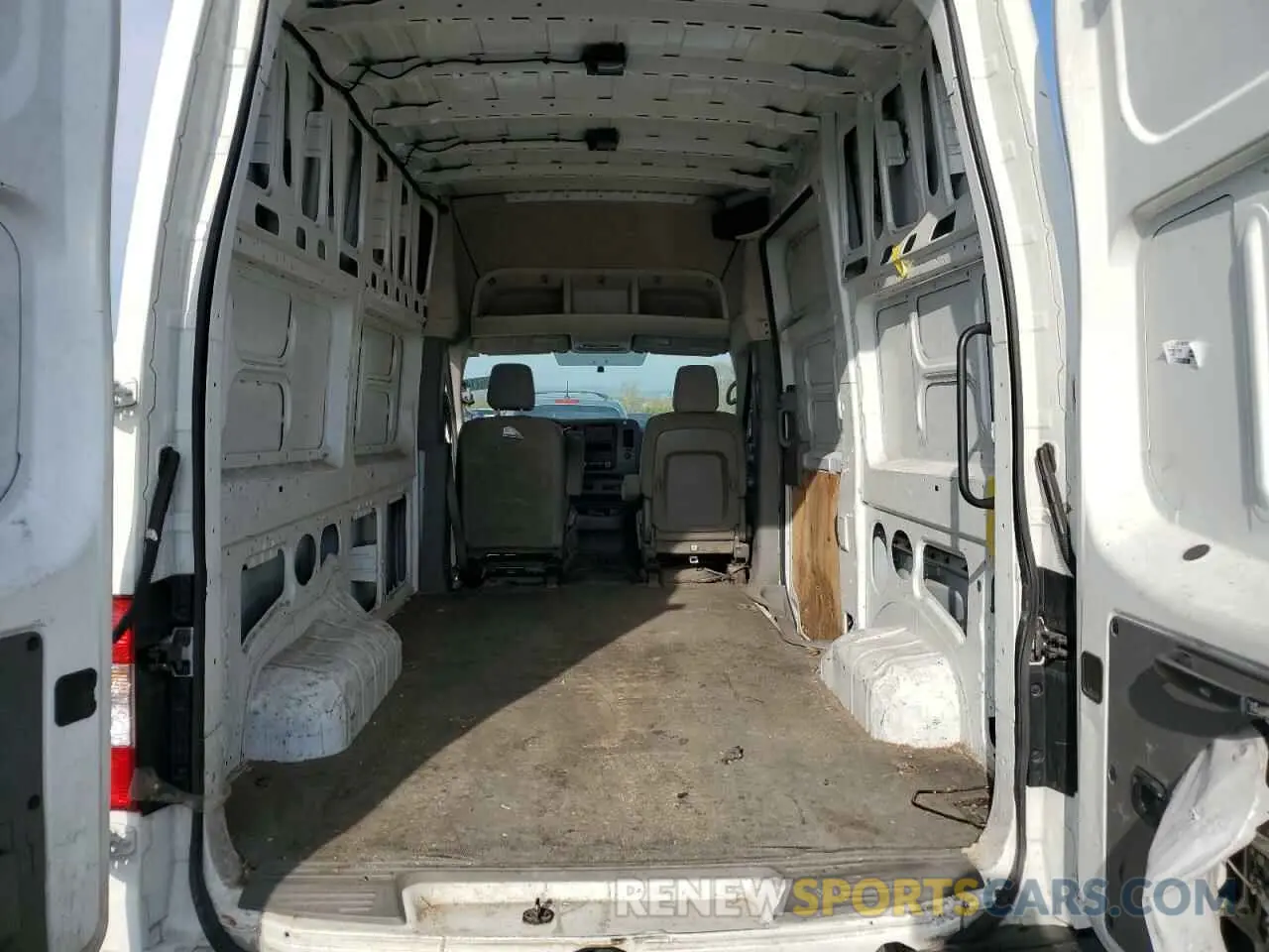 10 Photograph of a damaged car 1N6BF0LY5MN811081 NISSAN NV 2021