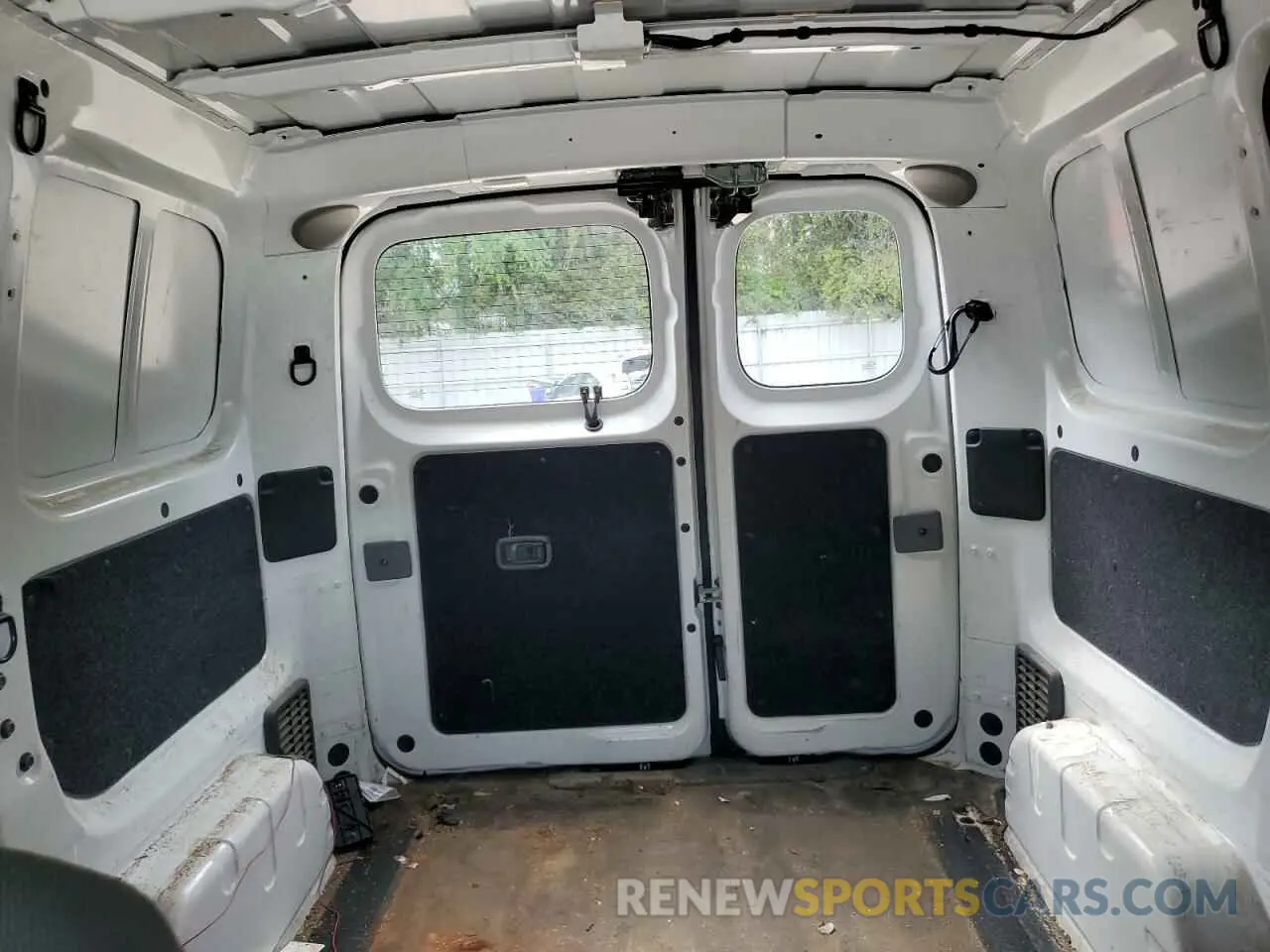 10 Photograph of a damaged car 3N6CM0KN1MK696616 NISSAN NV 2021