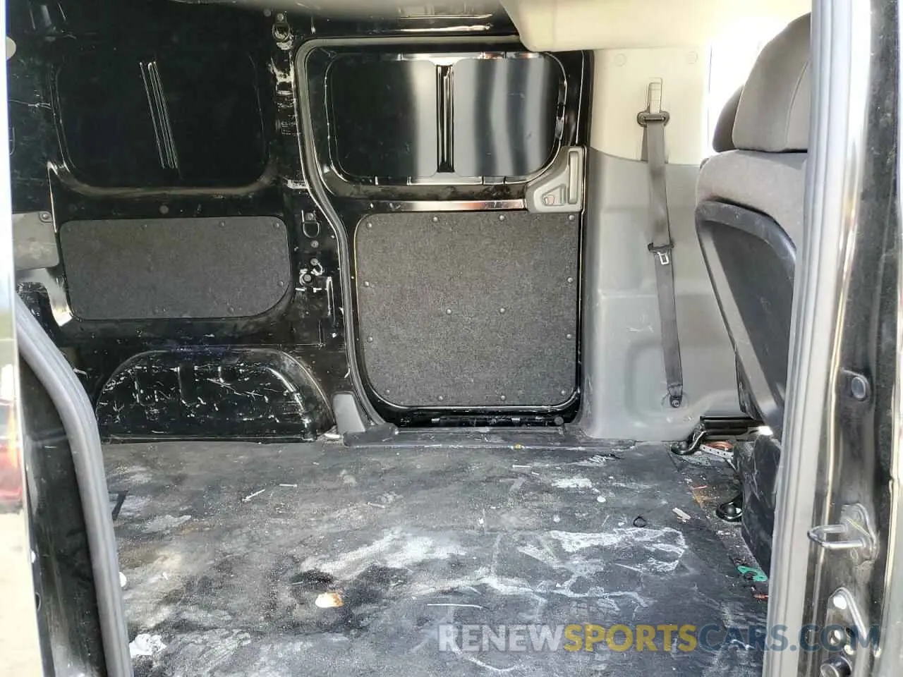 10 Photograph of a damaged car 3N6CM0KN7MK698483 NISSAN NV 2021