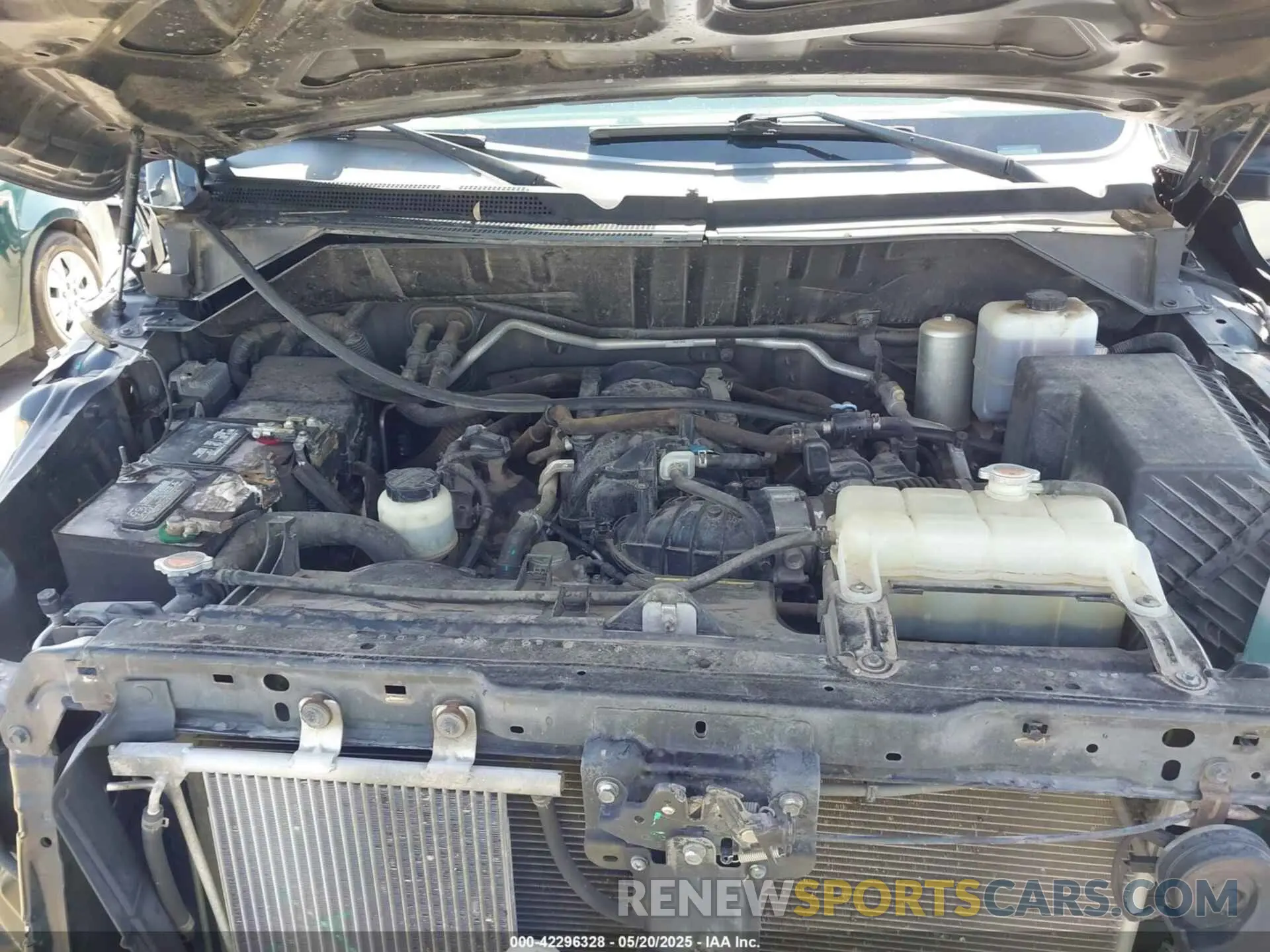 10 Photograph of a damaged car 1N6AF0LY0KN800465 NISSAN NV CARGO 2019