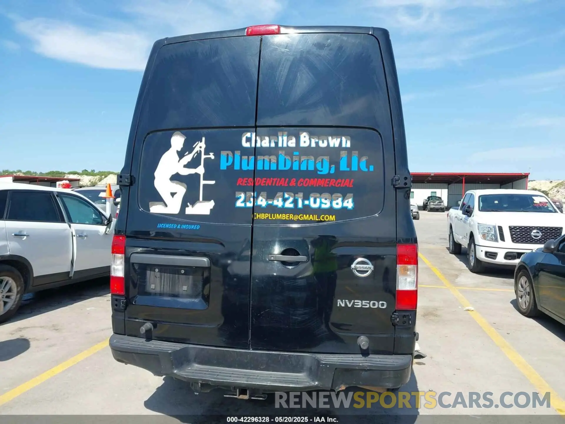 17 Photograph of a damaged car 1N6AF0LY0KN800465 NISSAN NV CARGO 2019
