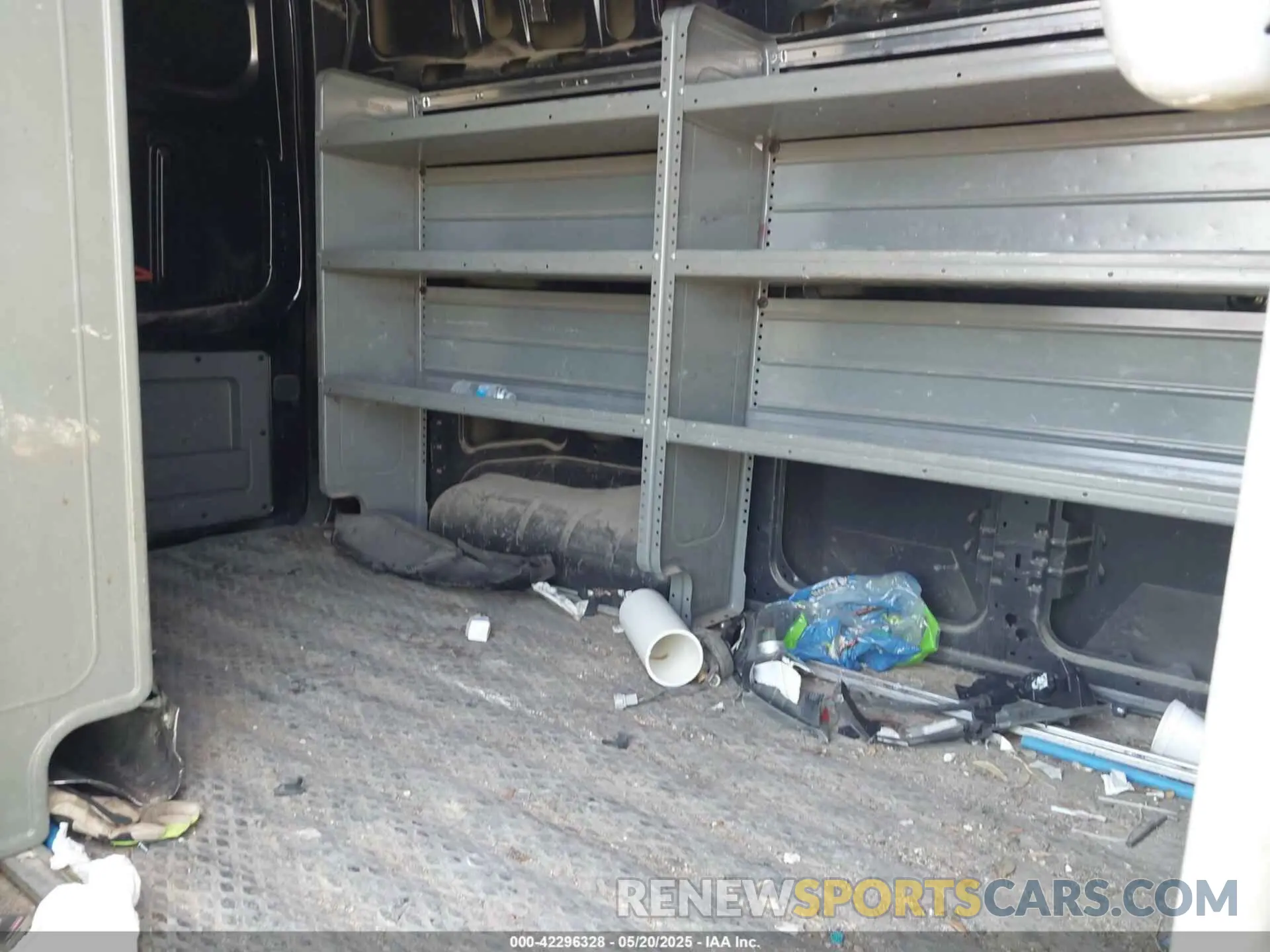 8 Photograph of a damaged car 1N6AF0LY0KN800465 NISSAN NV CARGO 2019
