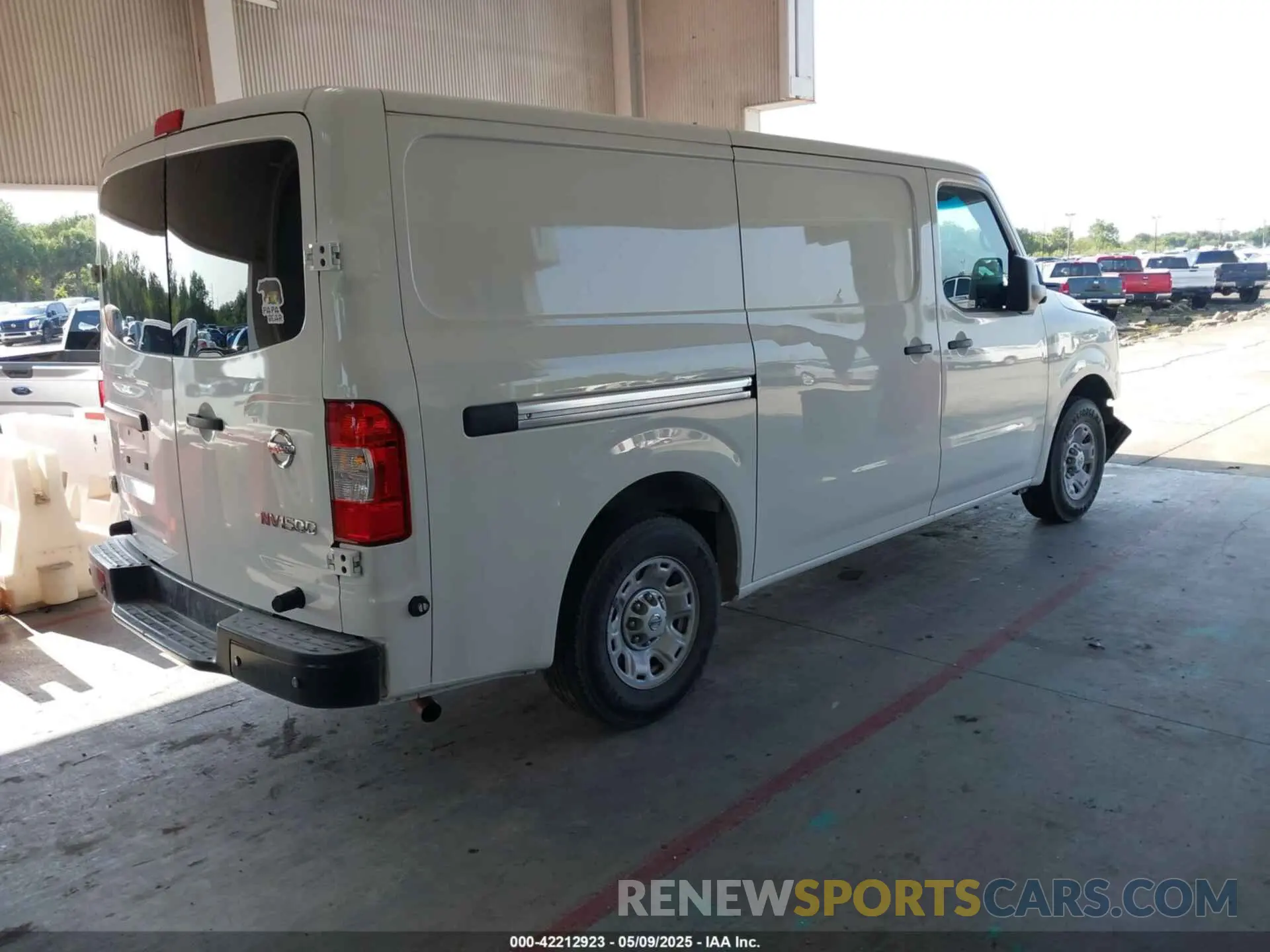 4 Photograph of a damaged car 1N6BF0KM6KN807312 NISSAN NV CARGO NV1500 2019