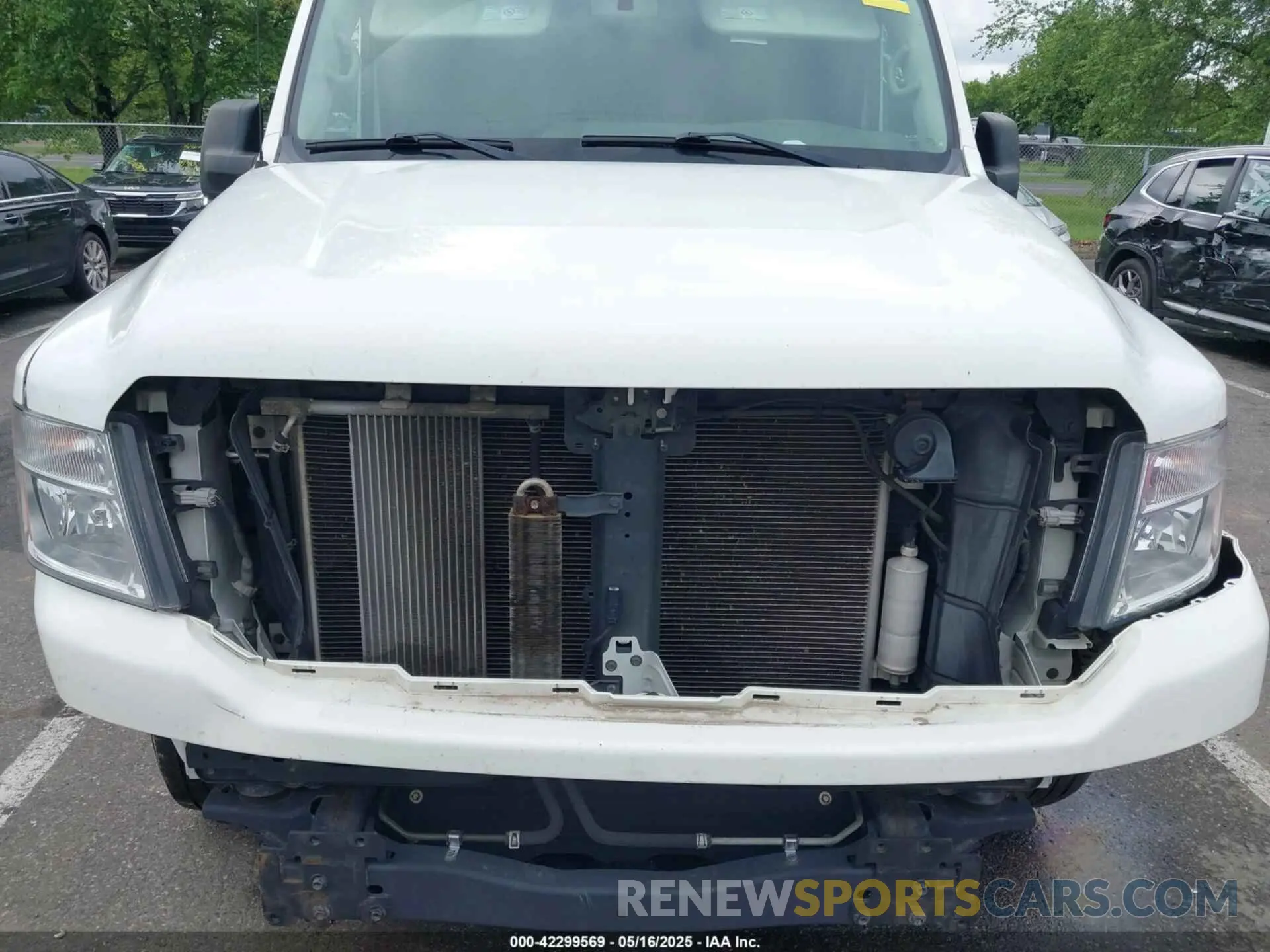 6 Photograph of a damaged car 1N6BF0KM0LN803824 NISSAN NV CARGO NV1500 2020