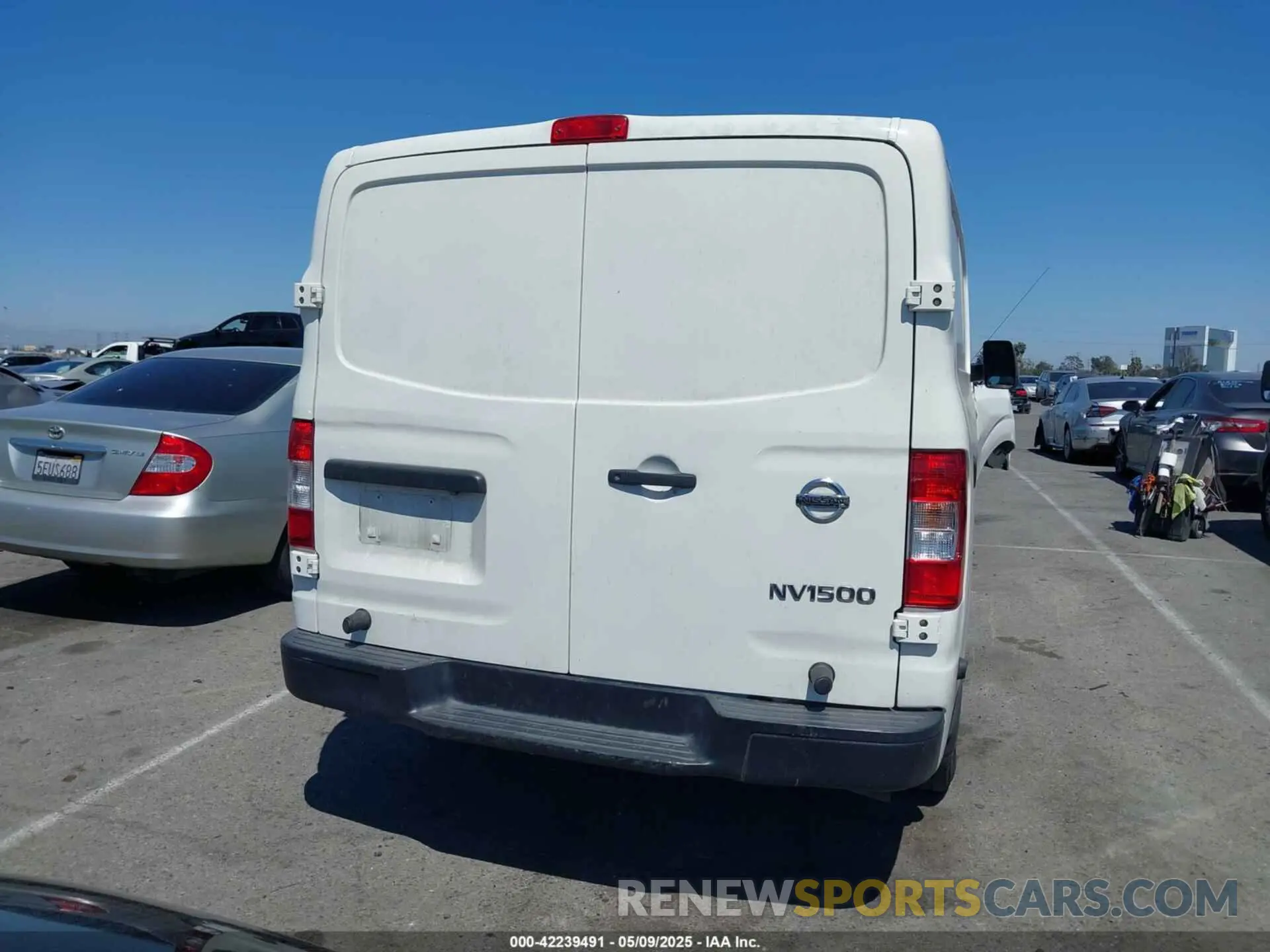 16 Photograph of a damaged car 1N6BF0KM7LN806302 NISSAN NV CARGO NV1500 2020