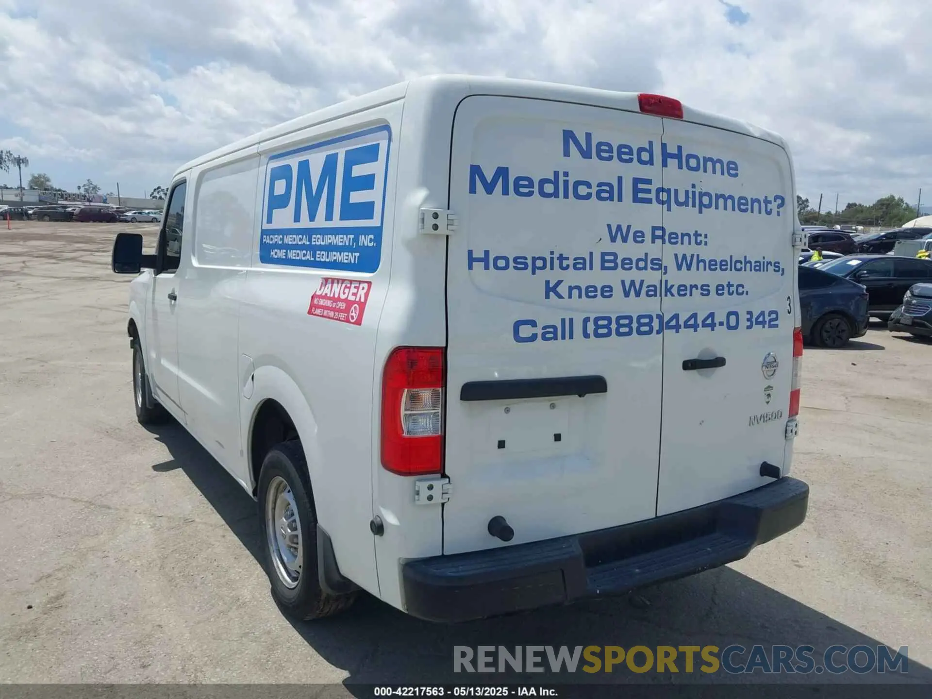 3 Photograph of a damaged car 1N6BF0KMXLN802857 NISSAN NV CARGO NV1500 2020