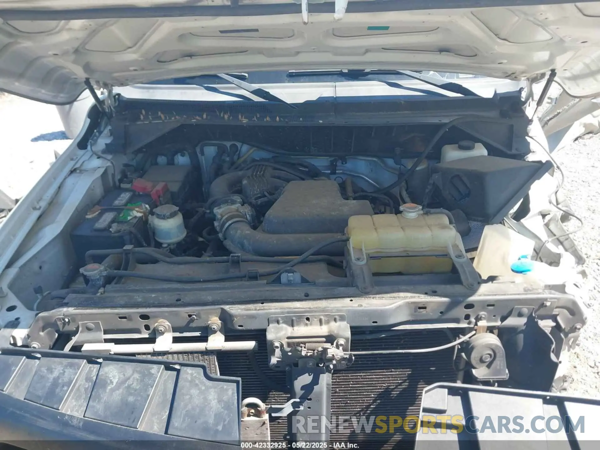 10 Photograph of a damaged car 1N6BF0KY8KN800302 NISSAN NV CARGO NV2500 HD 2019