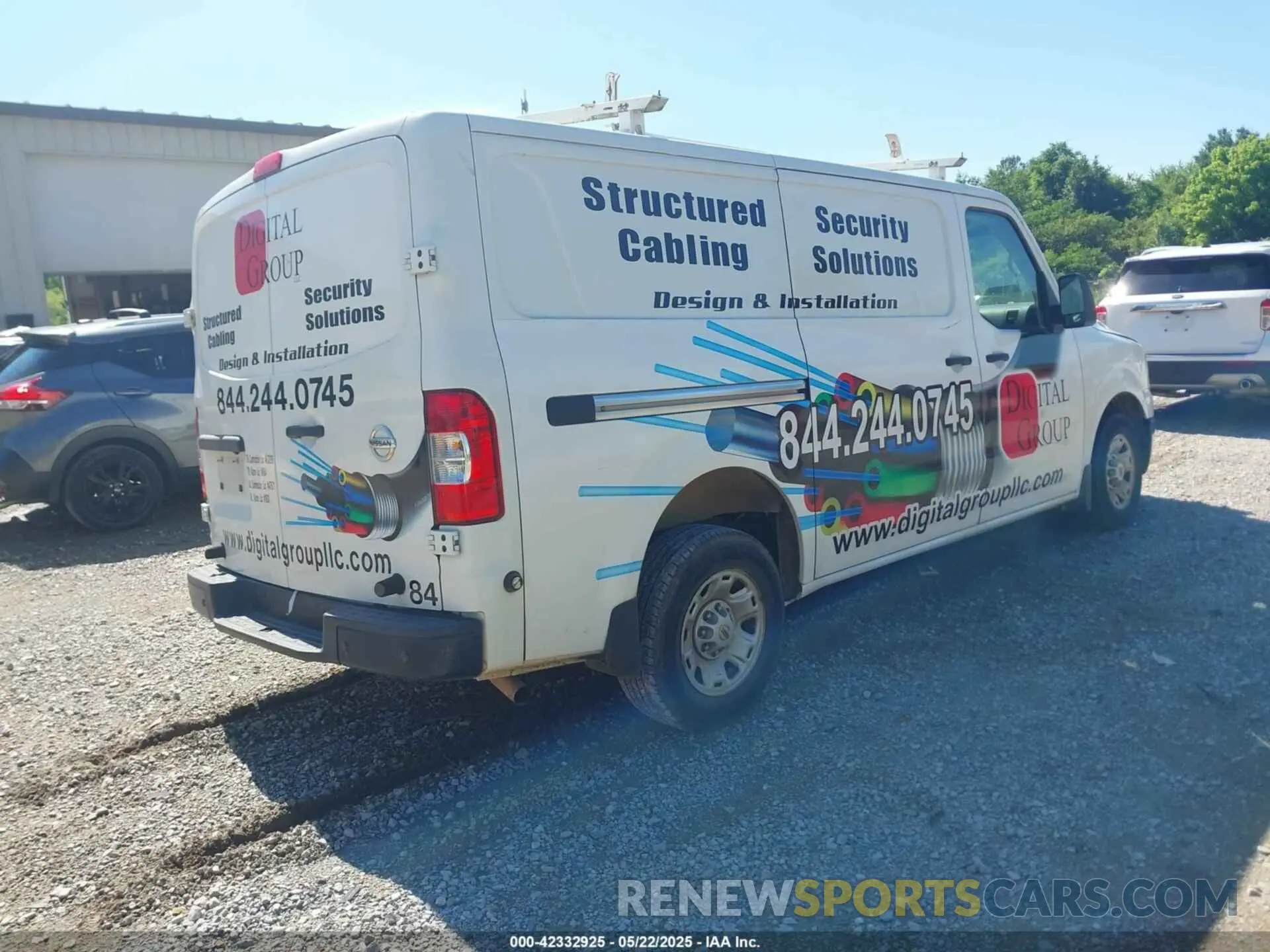 4 Photograph of a damaged car 1N6BF0KY8KN800302 NISSAN NV CARGO NV2500 HD 2019