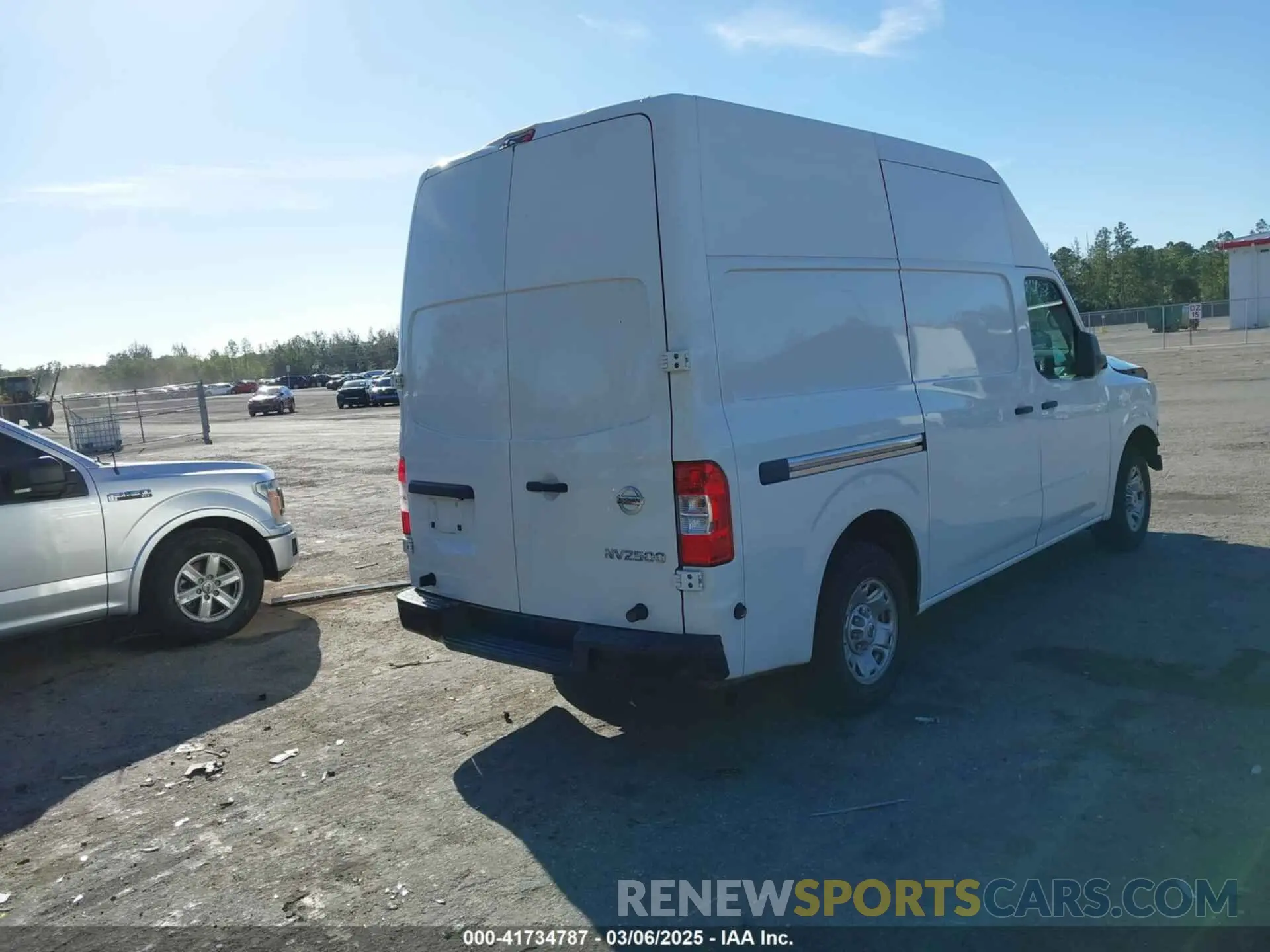 4 Photograph of a damaged car 1N6BF0LY3KN811206 NISSAN NV CARGO NV2500 HD 2019