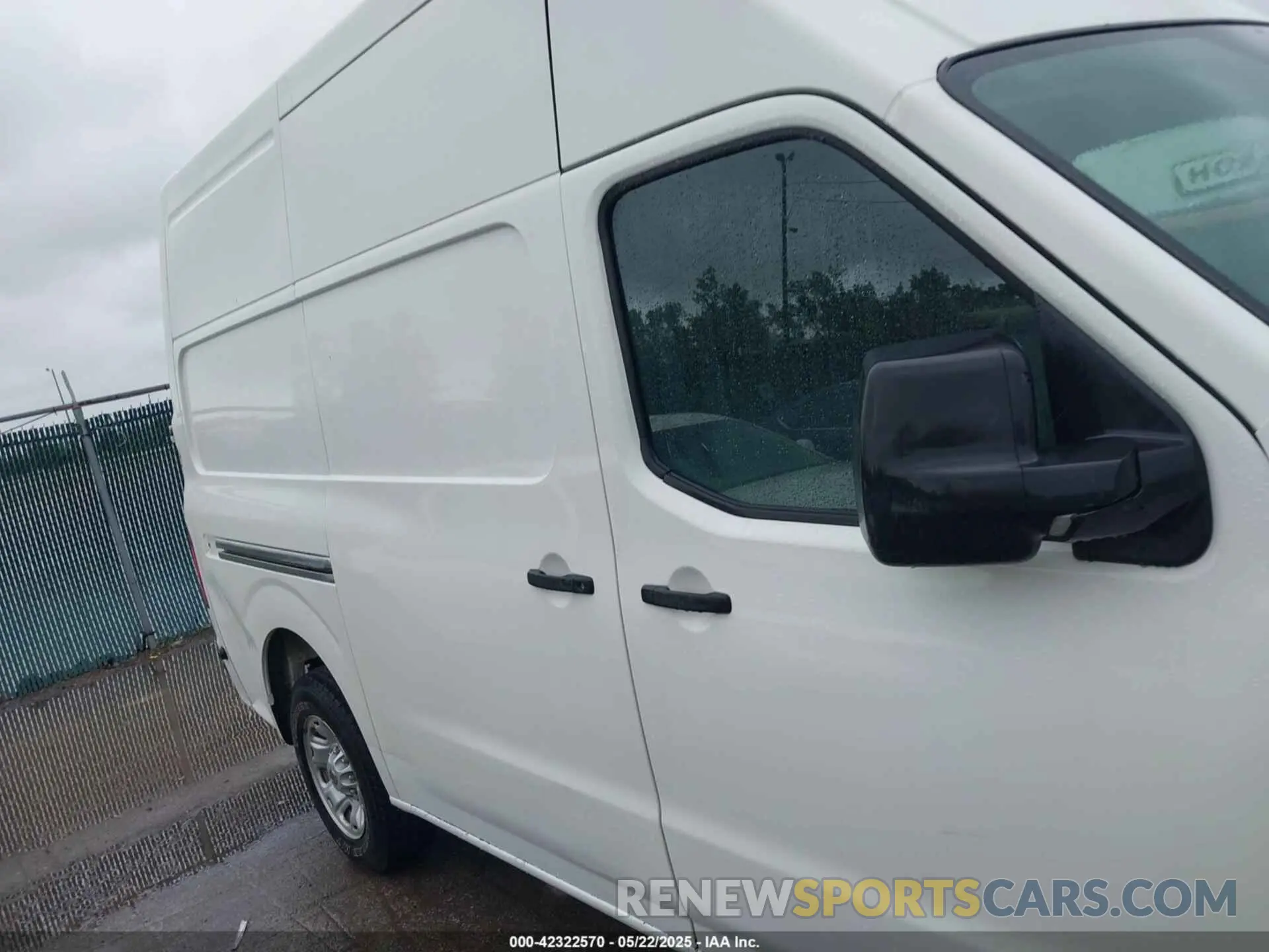 13 Photograph of a damaged car 1N6BF0LY6KN810650 NISSAN NV CARGO NV2500 HD 2019