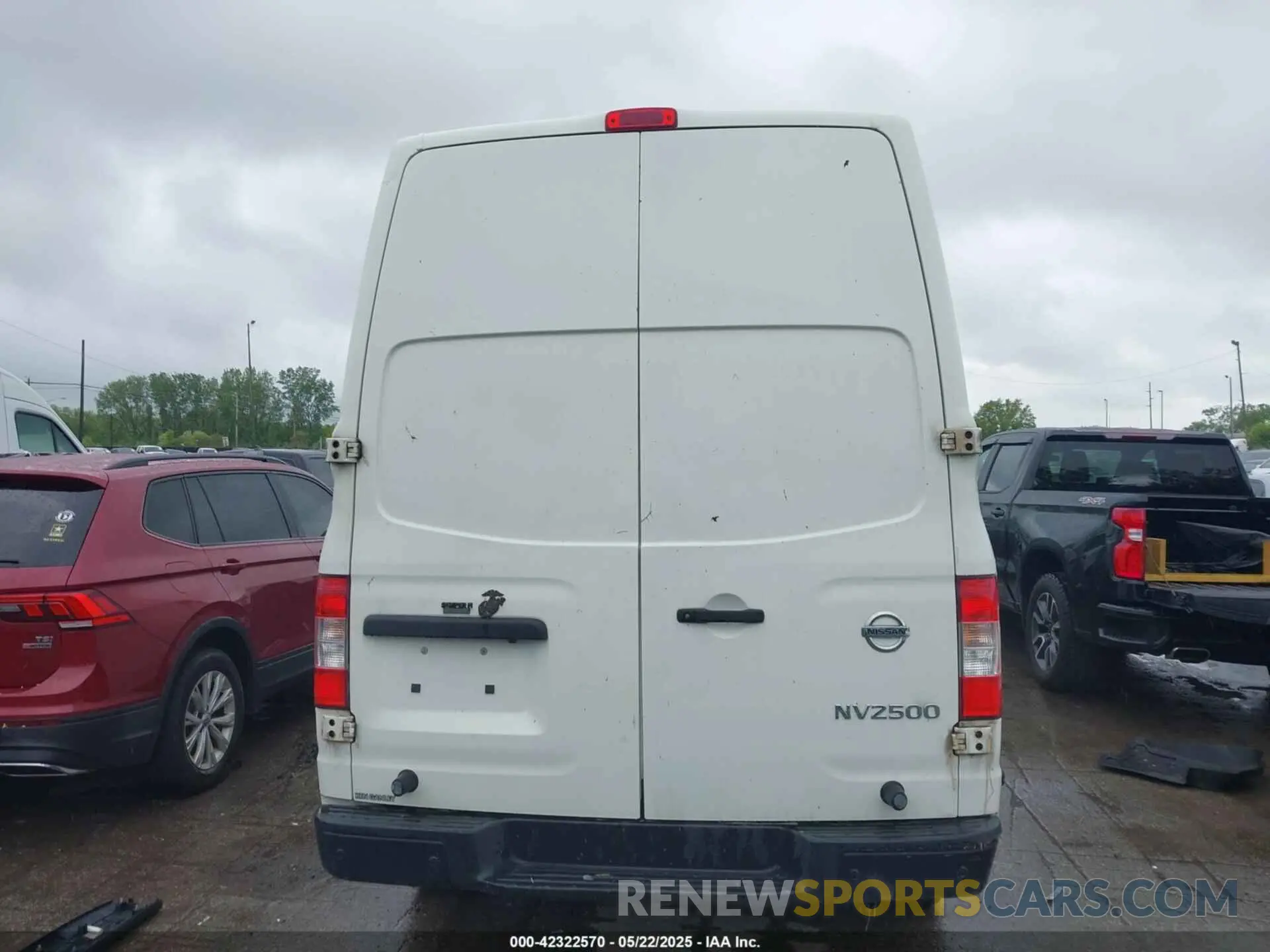 16 Photograph of a damaged car 1N6BF0LY6KN810650 NISSAN NV CARGO NV2500 HD 2019