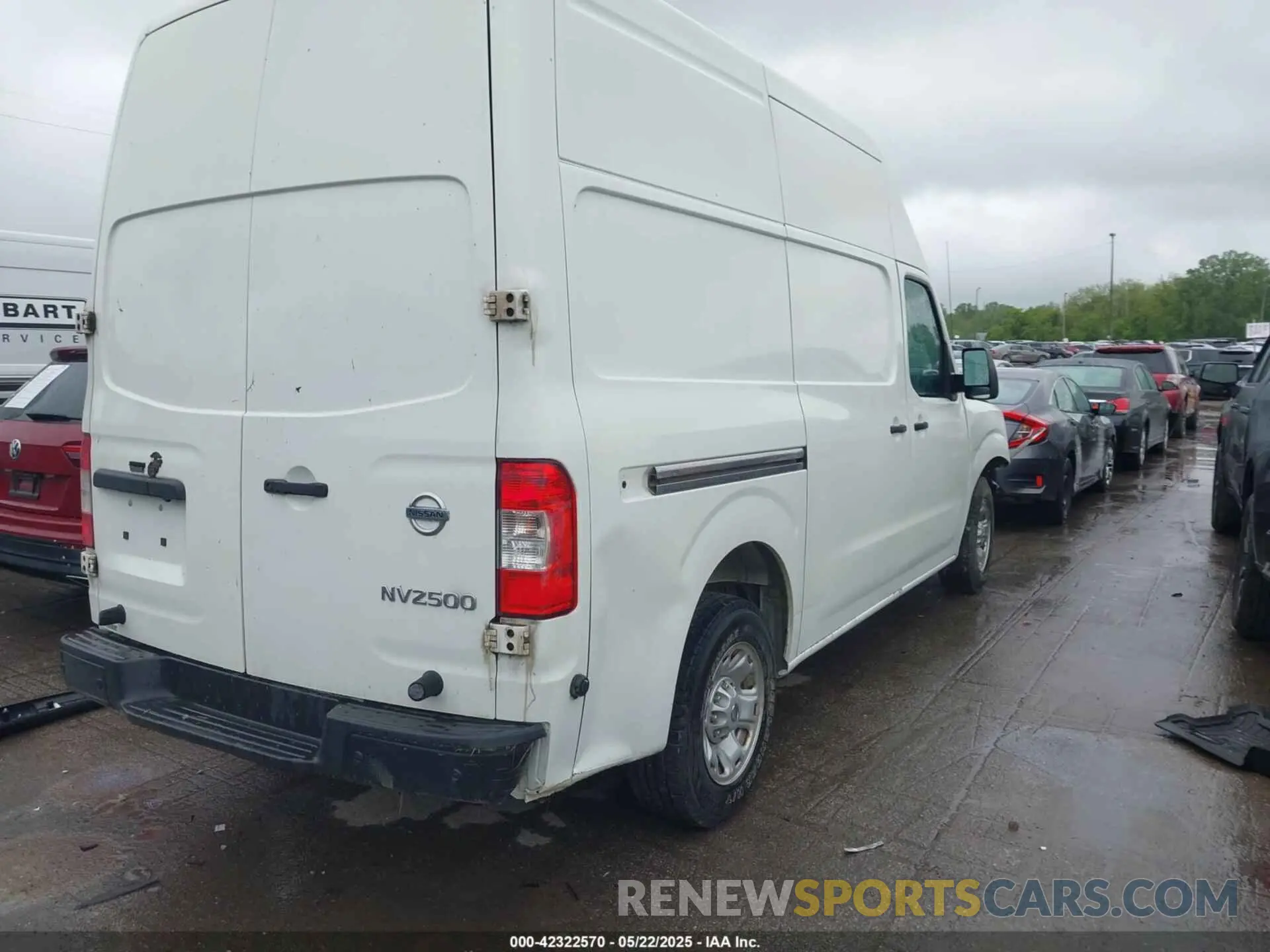 4 Photograph of a damaged car 1N6BF0LY6KN810650 NISSAN NV CARGO NV2500 HD 2019