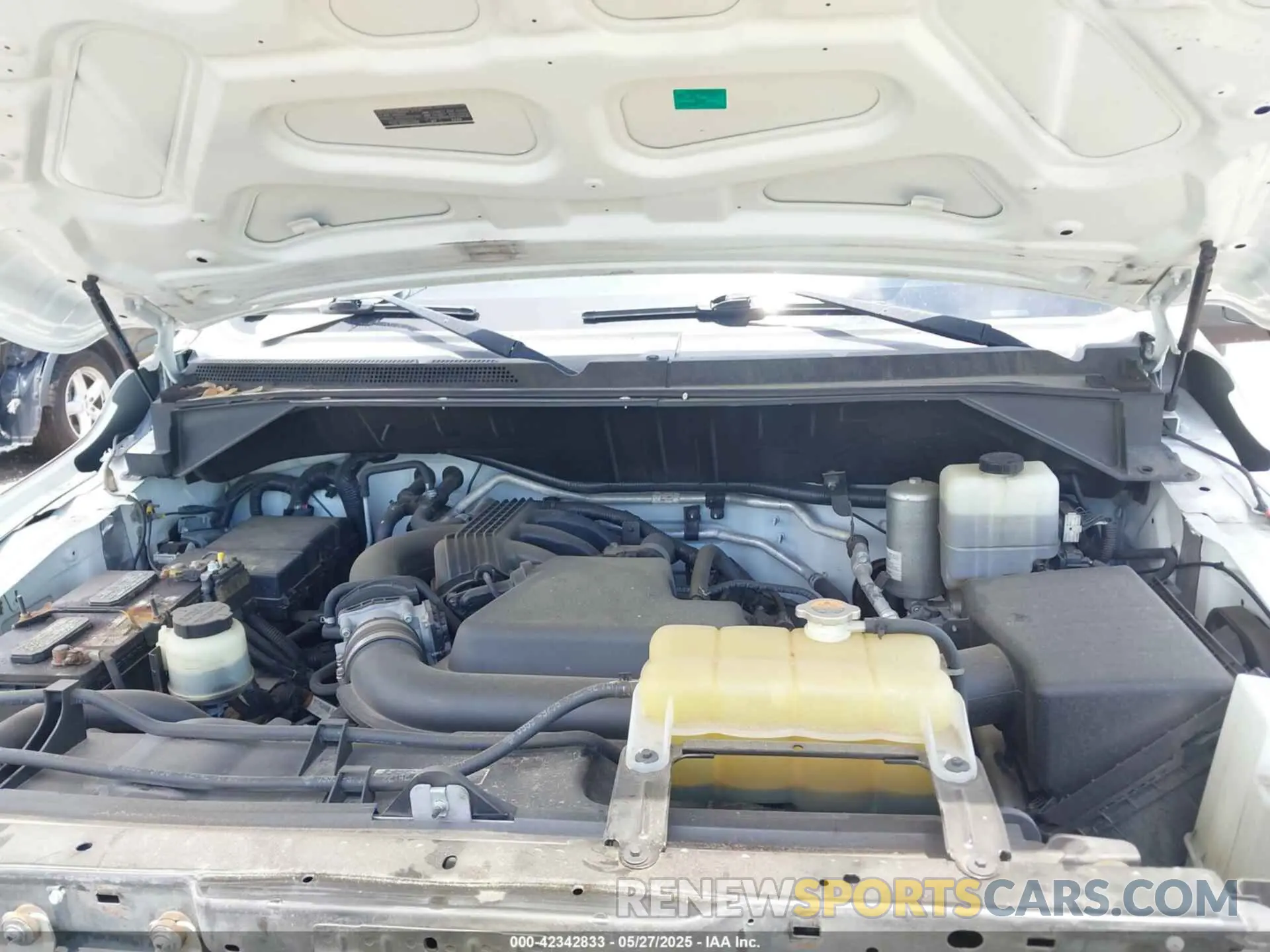 10 Photograph of a damaged car 1N6BF0LY7KN808759 NISSAN NV CARGO NV2500 HD 2019